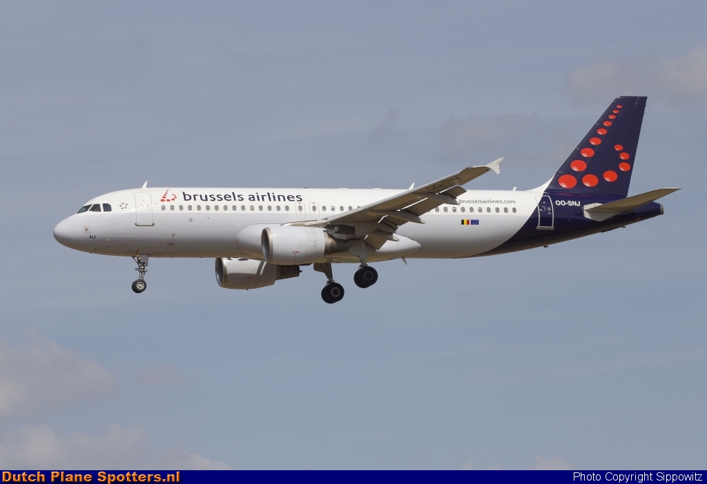 OO-SNJ Airbus A320 Brussels Airlines by Sippowitz