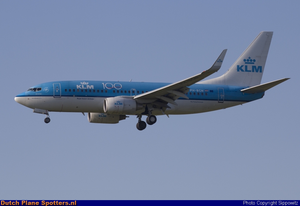 PH-BGN Boeing 737-700 KLM Royal Dutch Airlines by Sippowitz