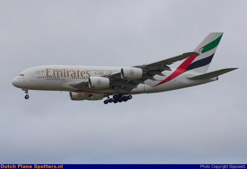 A6-EUC Airbus A380-800 Emirates by Sippowitz