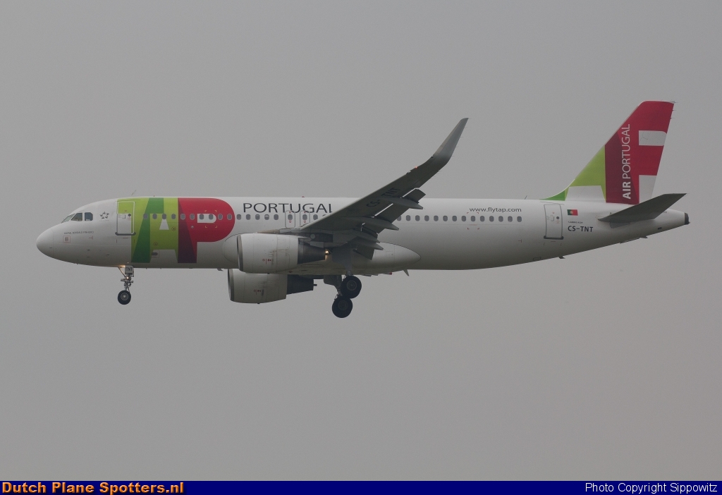 CS-TNT Airbus A320 TAP Air Portugal by Sippowitz