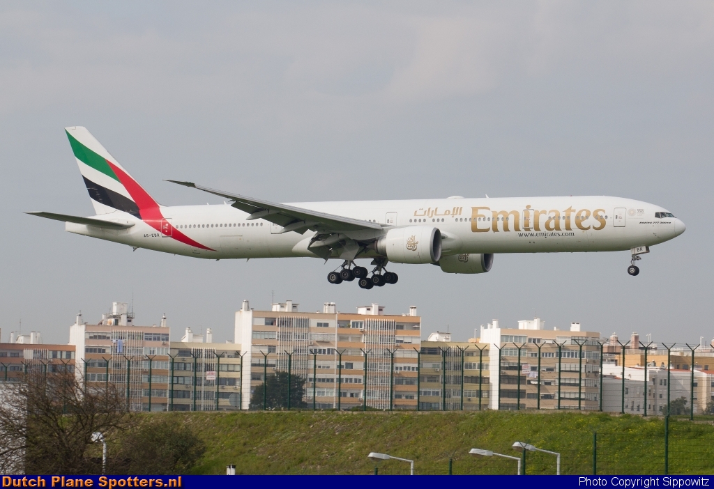 A6-EBR Boeing 777-300 Emirates by Sippowitz