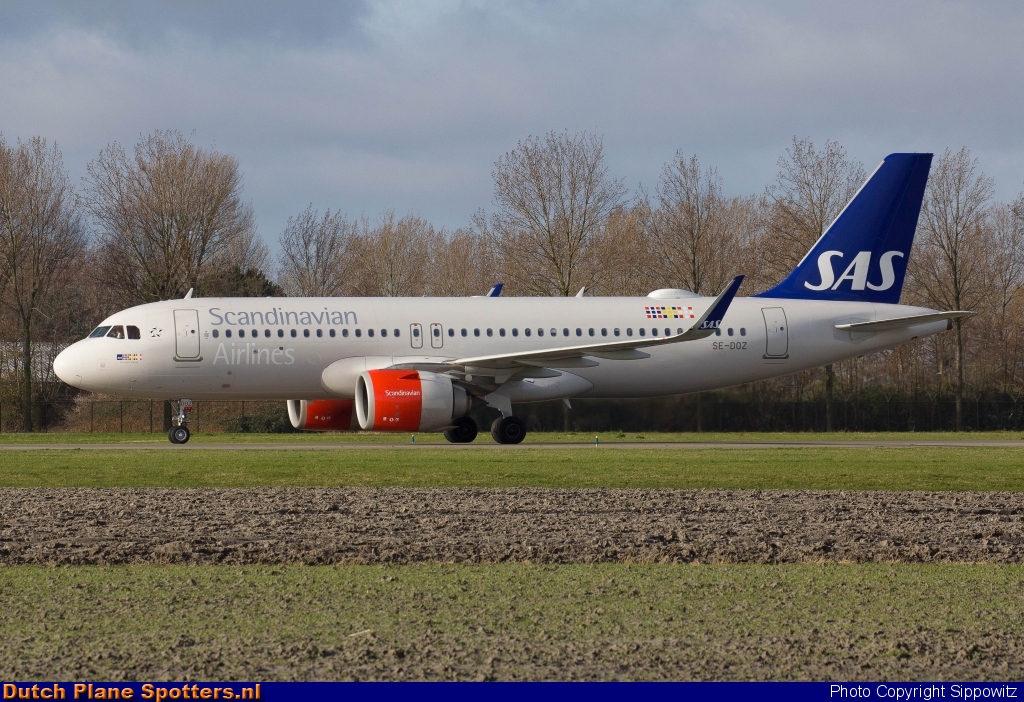 SE-DOZ Airbus A320 SAS Scandinavian Airlines by Sippowitz