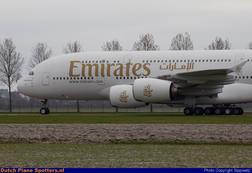 A6-EEC Airbus A380-800 Emirates by Sippowitz