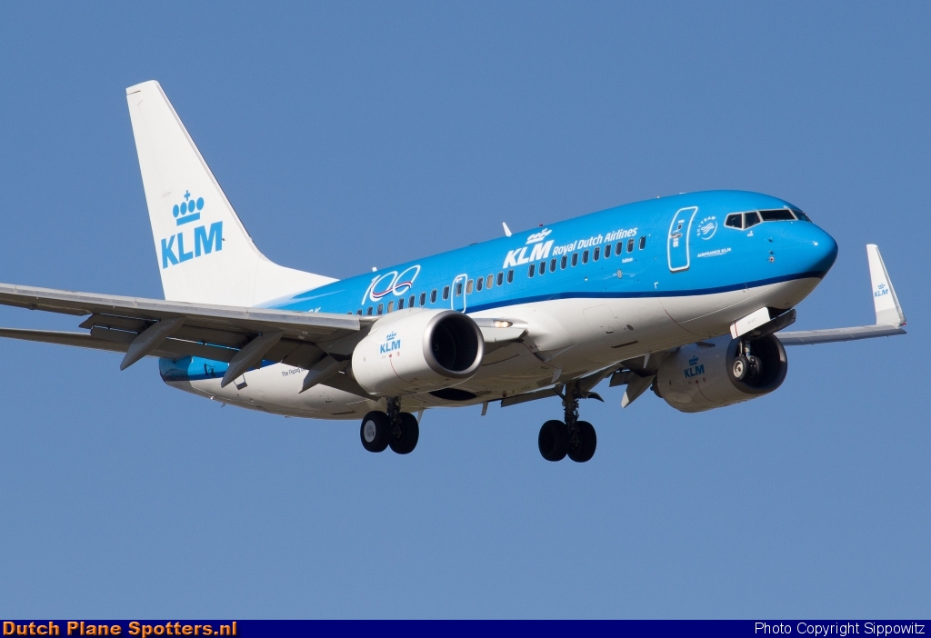 PH-BGK Boeing 737-700 KLM Royal Dutch Airlines by Sippowitz