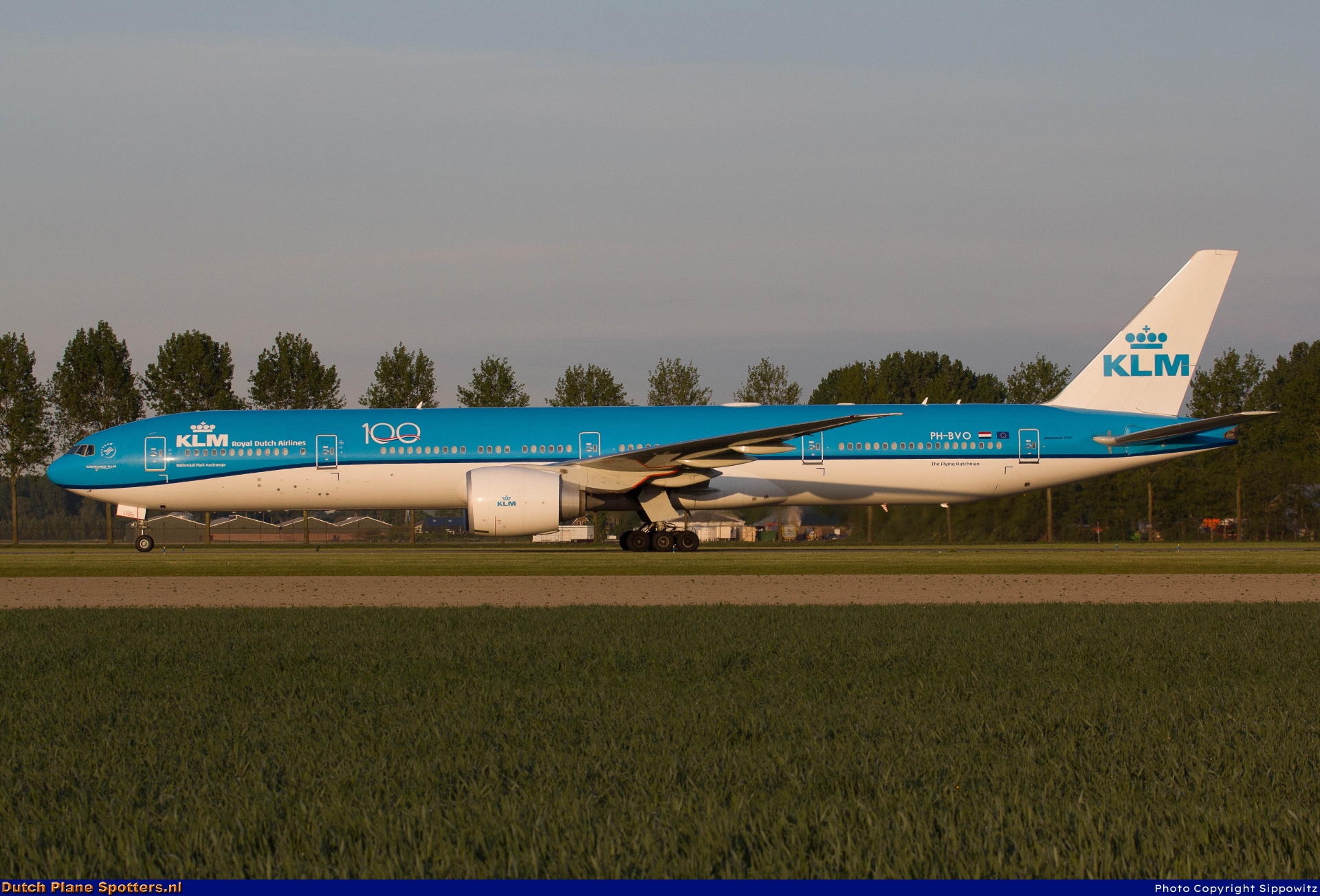 PH-BVO Boeing 777-300 KLM Royal Dutch Airlines by Sippowitz