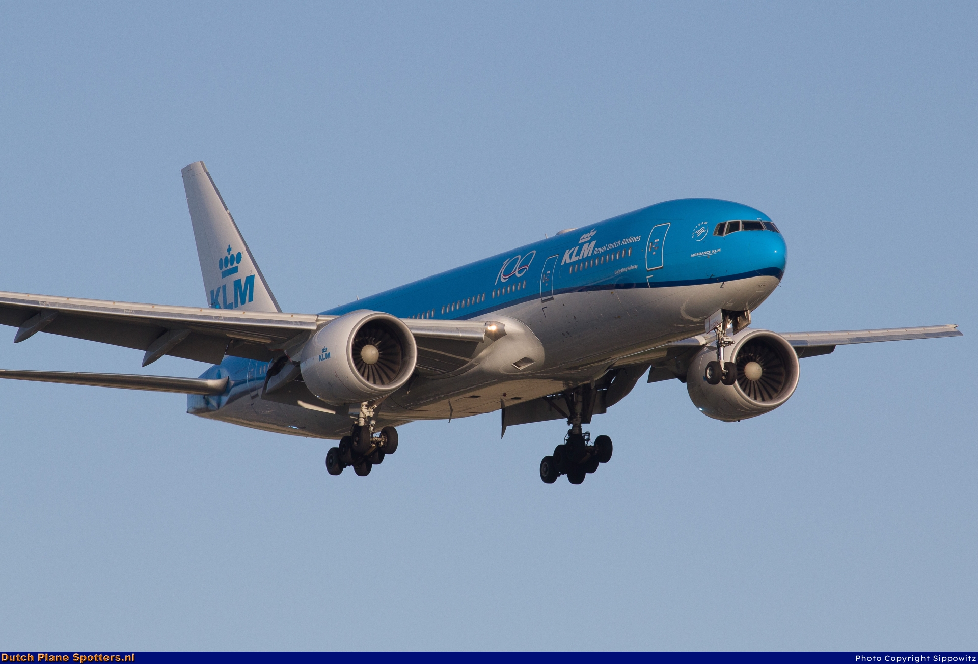 PH-BQD Boeing 777-200 KLM Royal Dutch Airlines by Sippowitz