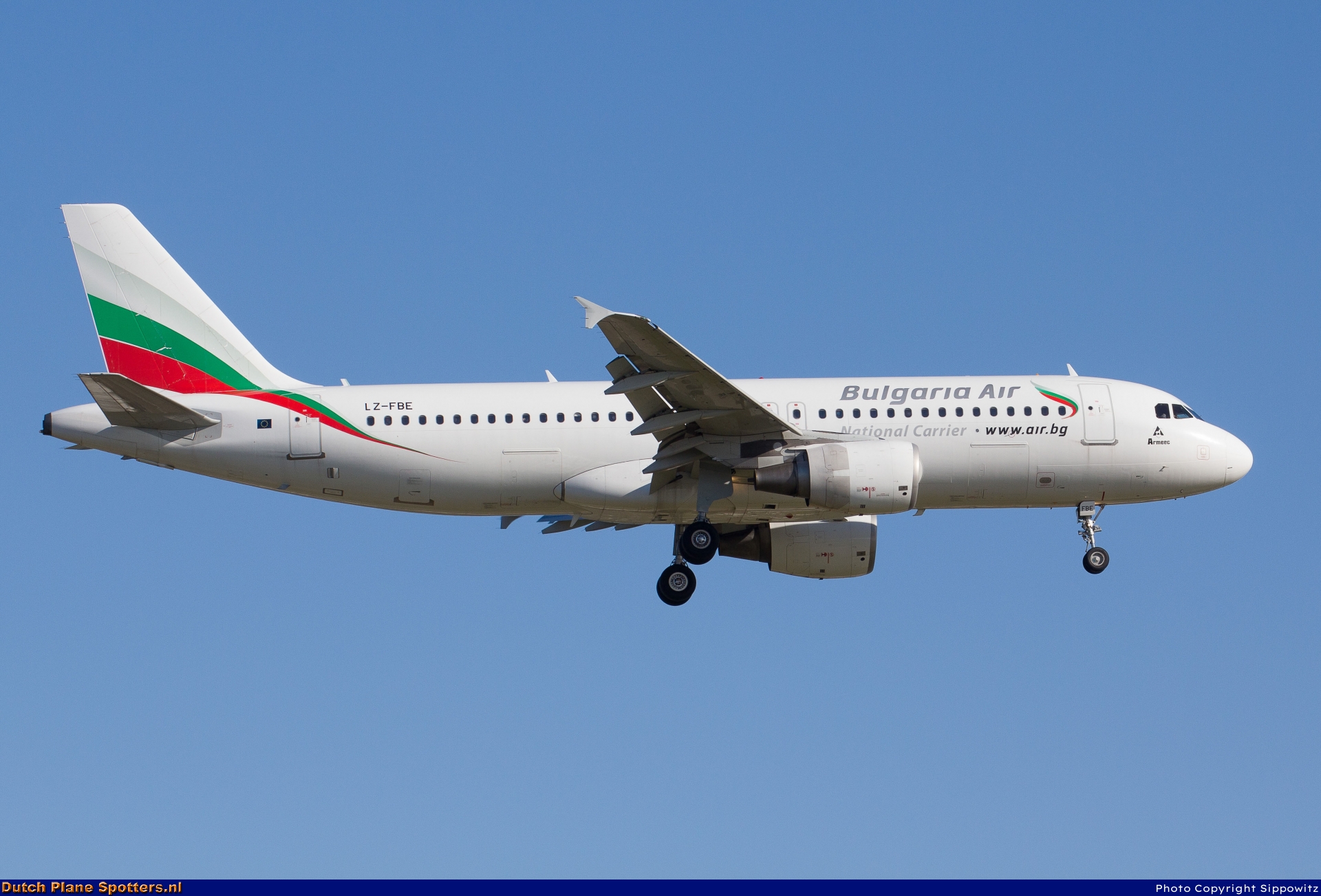 LZ-FBE Airbus A320 Bulgaria Air by Sippowitz