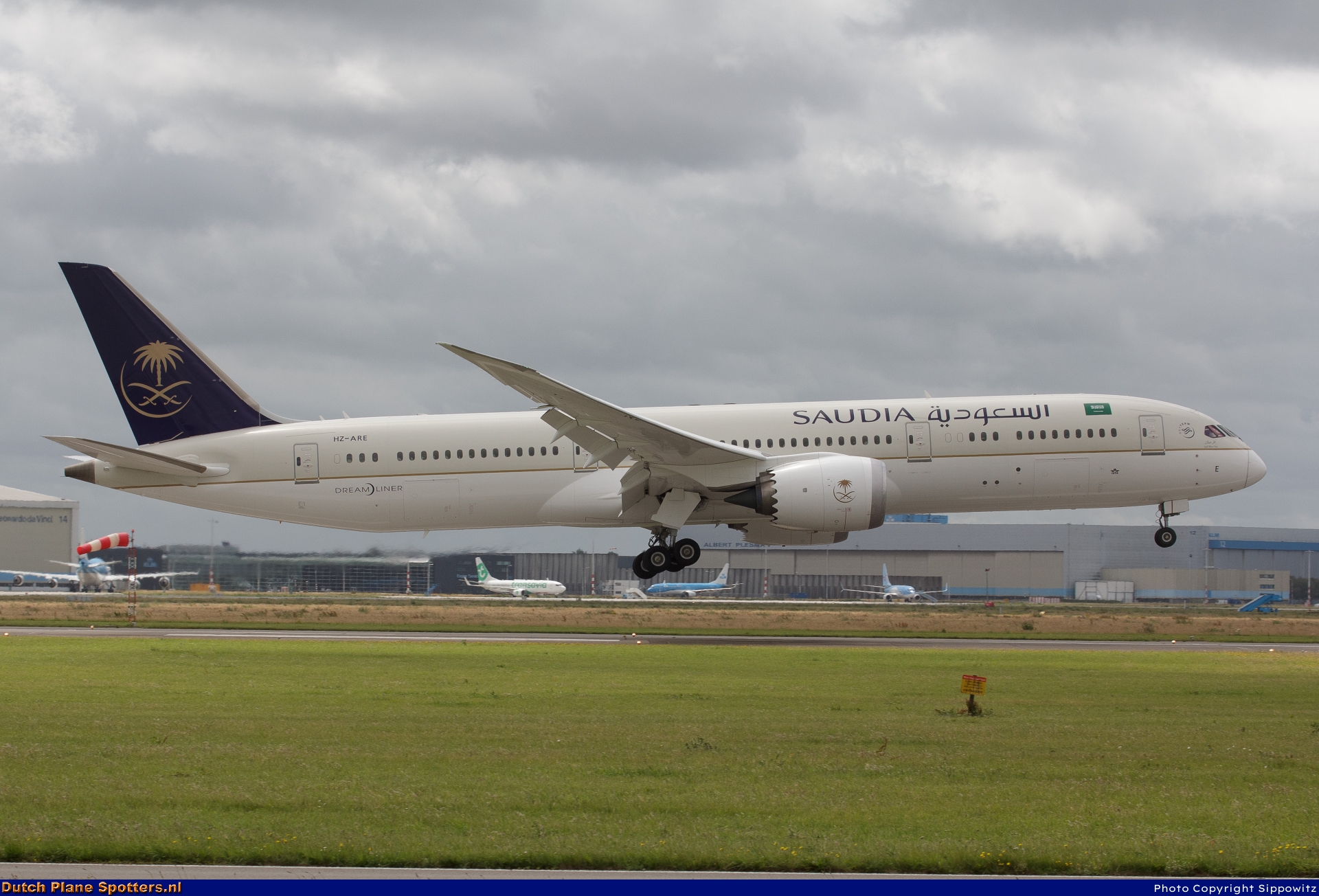 HZ-ARE Boeing 787-9 Dreamliner Saudi Arabian Airlines by Sippowitz