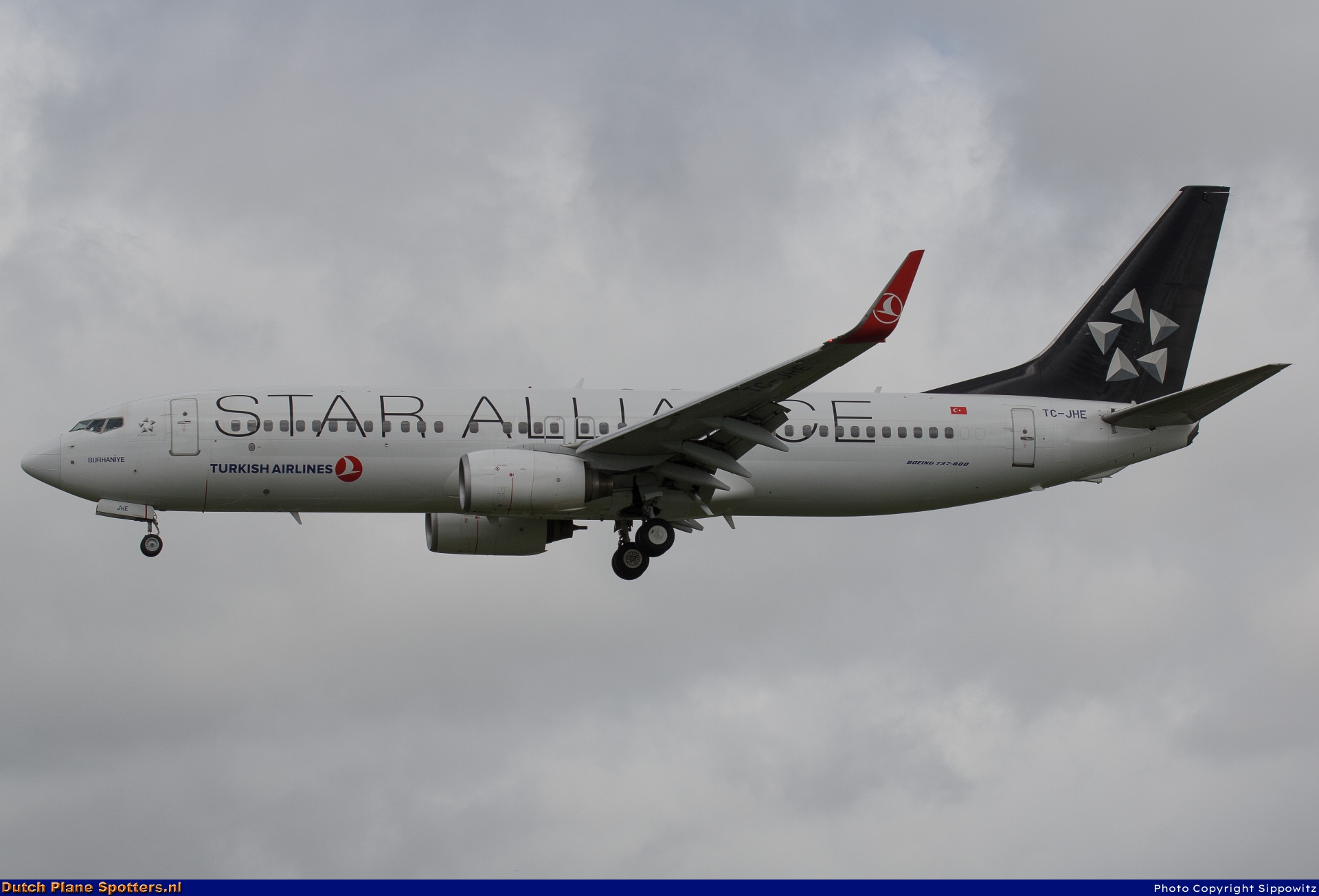 TC-JHE Boeing 737-800 Turkish Airlines by Sippowitz