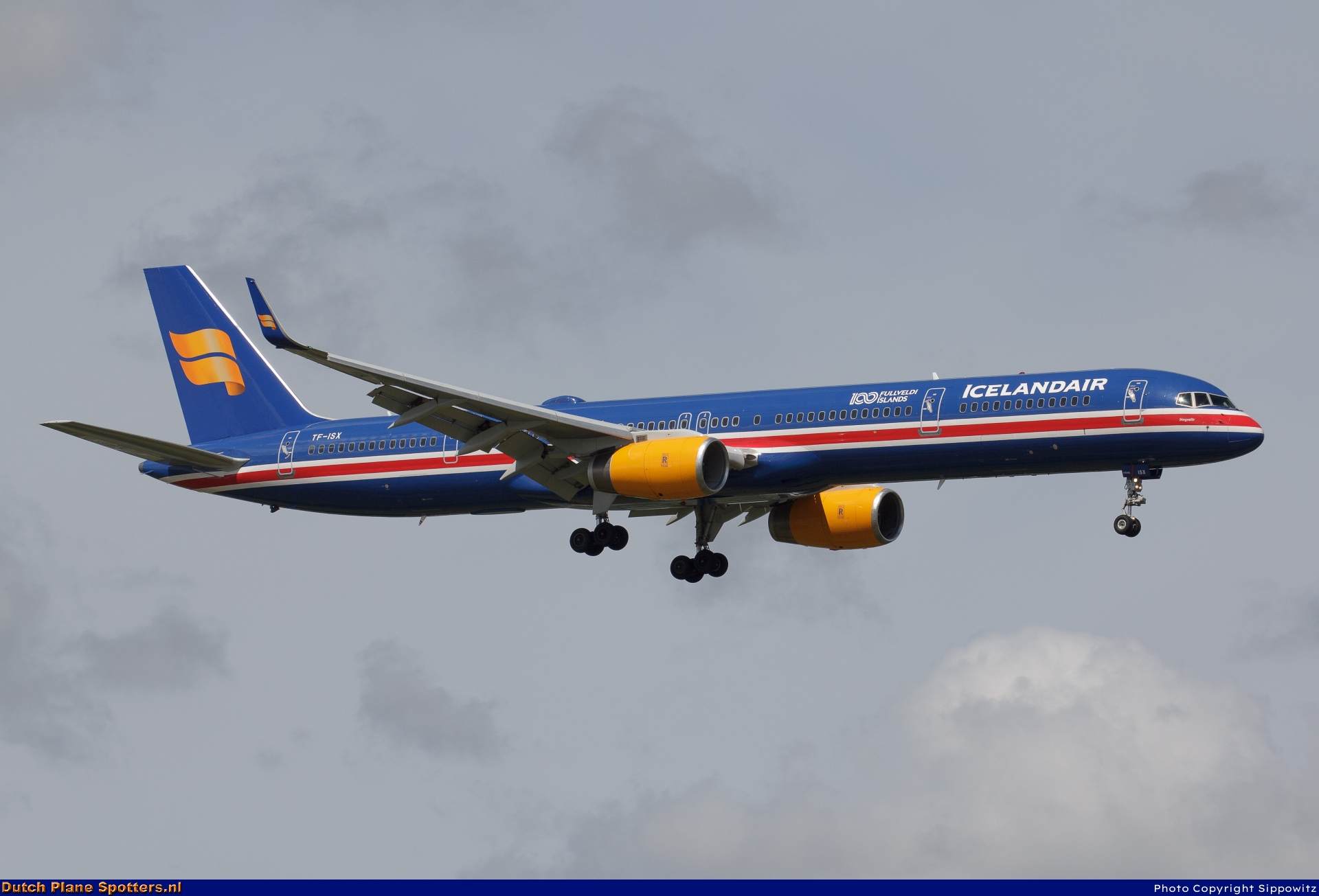 TF-ISX Boeing 757-300 Icelandair by Sippowitz
