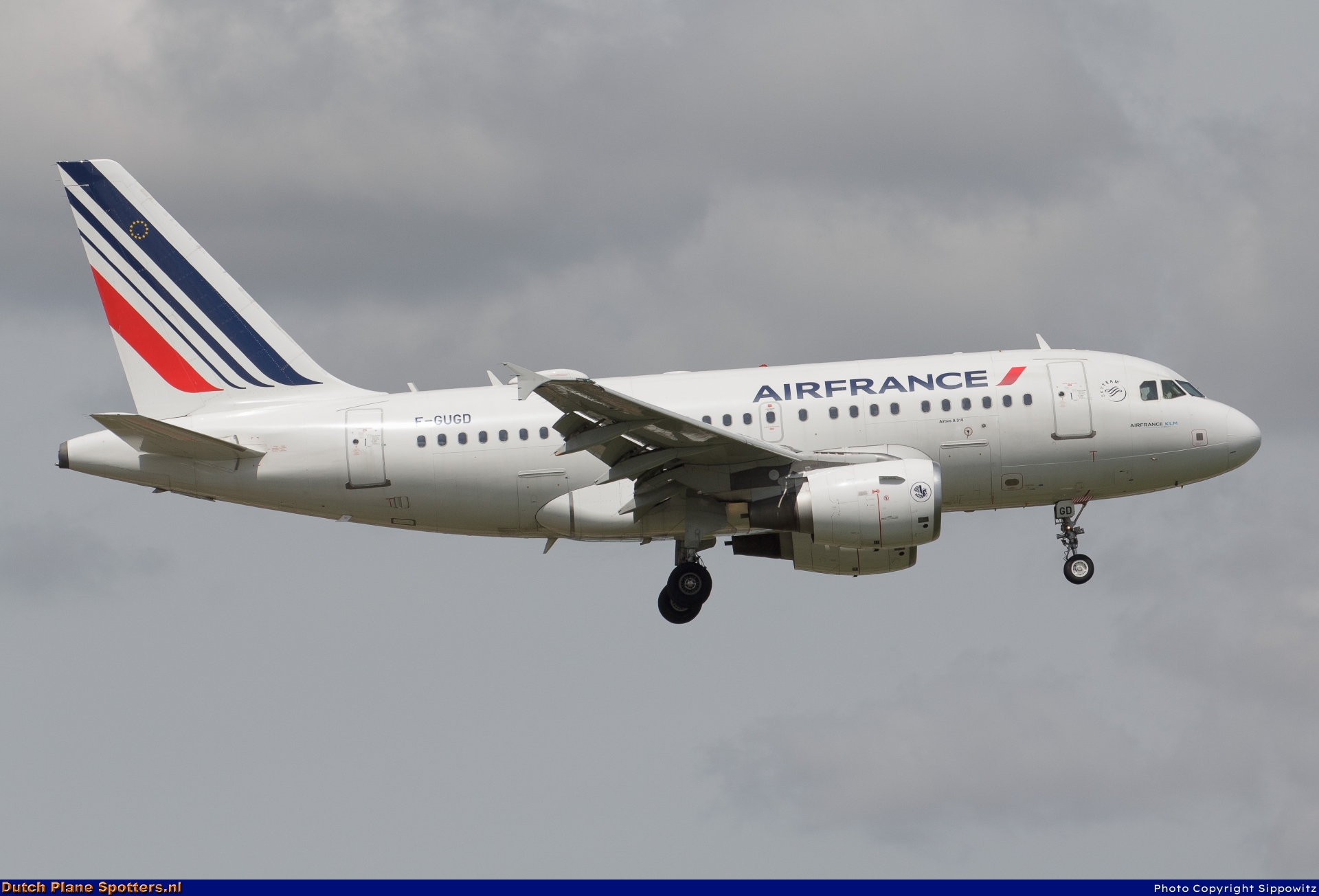 F-GUGD Airbus A318 Air France by Sippowitz