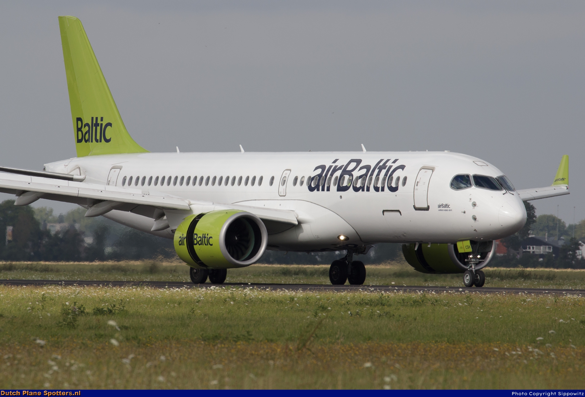 YL-CSH Airbus A220-300 Air Baltic by Sippowitz