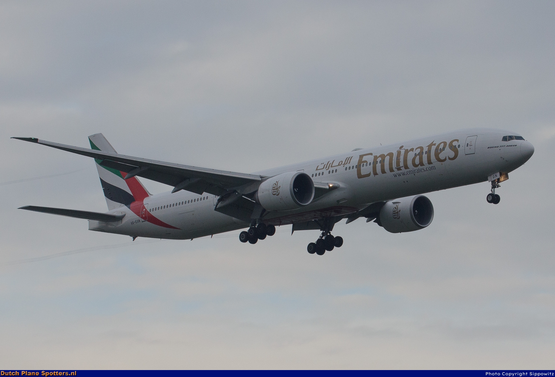 A6-EGN Boeing 777-300 Emirates by Sippowitz