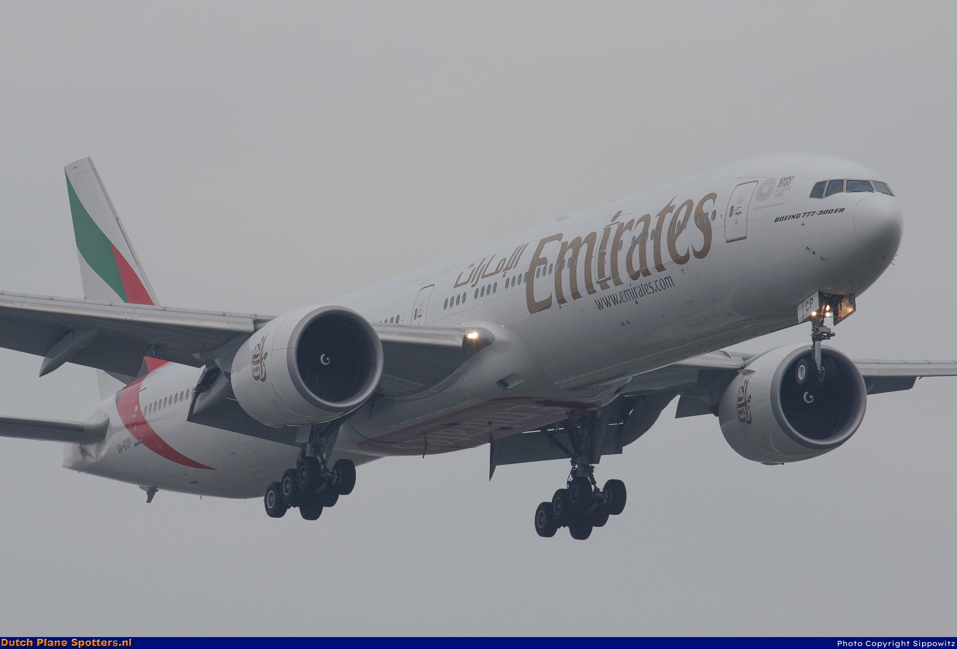 A6-ECP Boeing 777-300 Emirates by Sippowitz