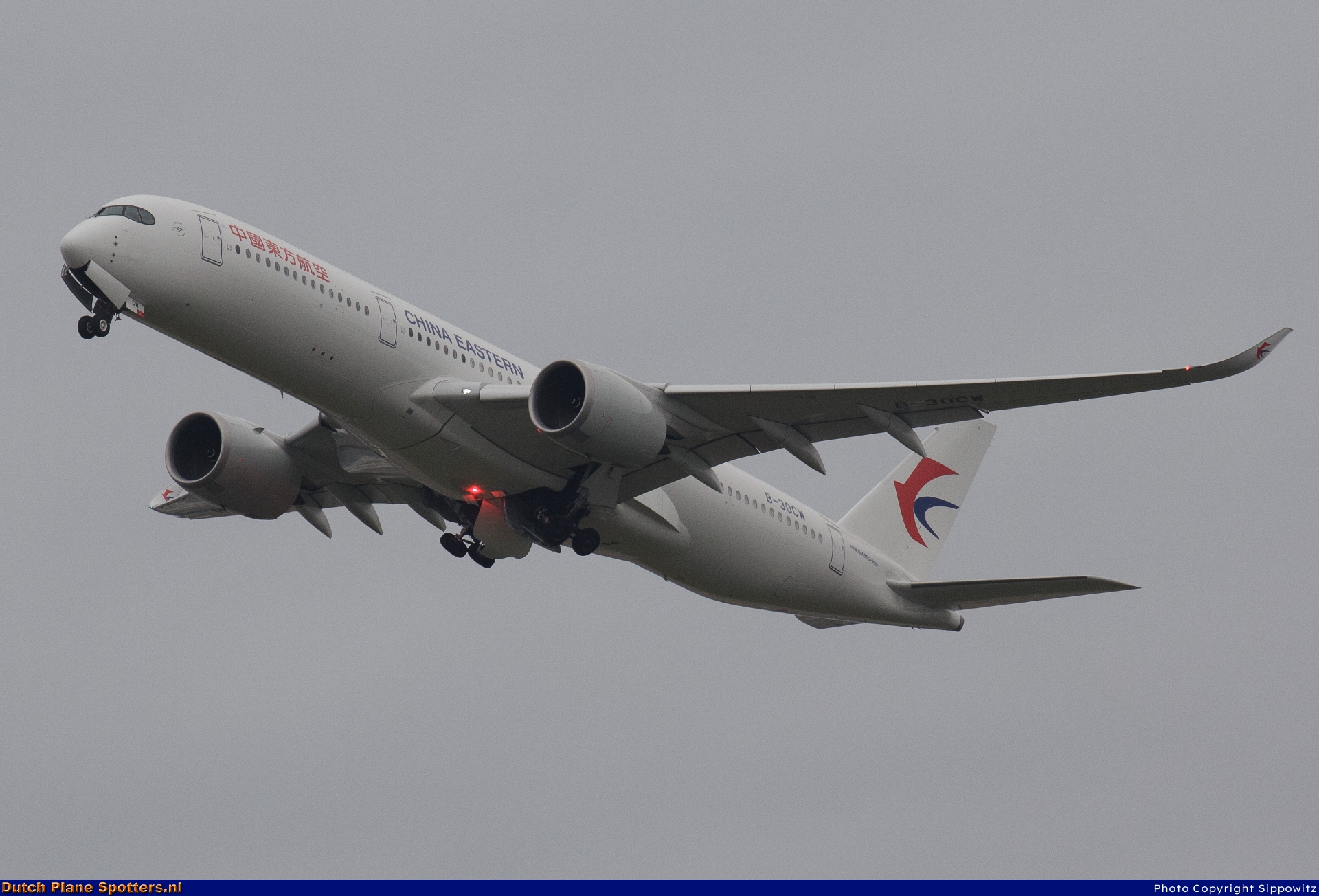 B-30CW Airbus A350-900 China Eastern Airlines by Sippowitz