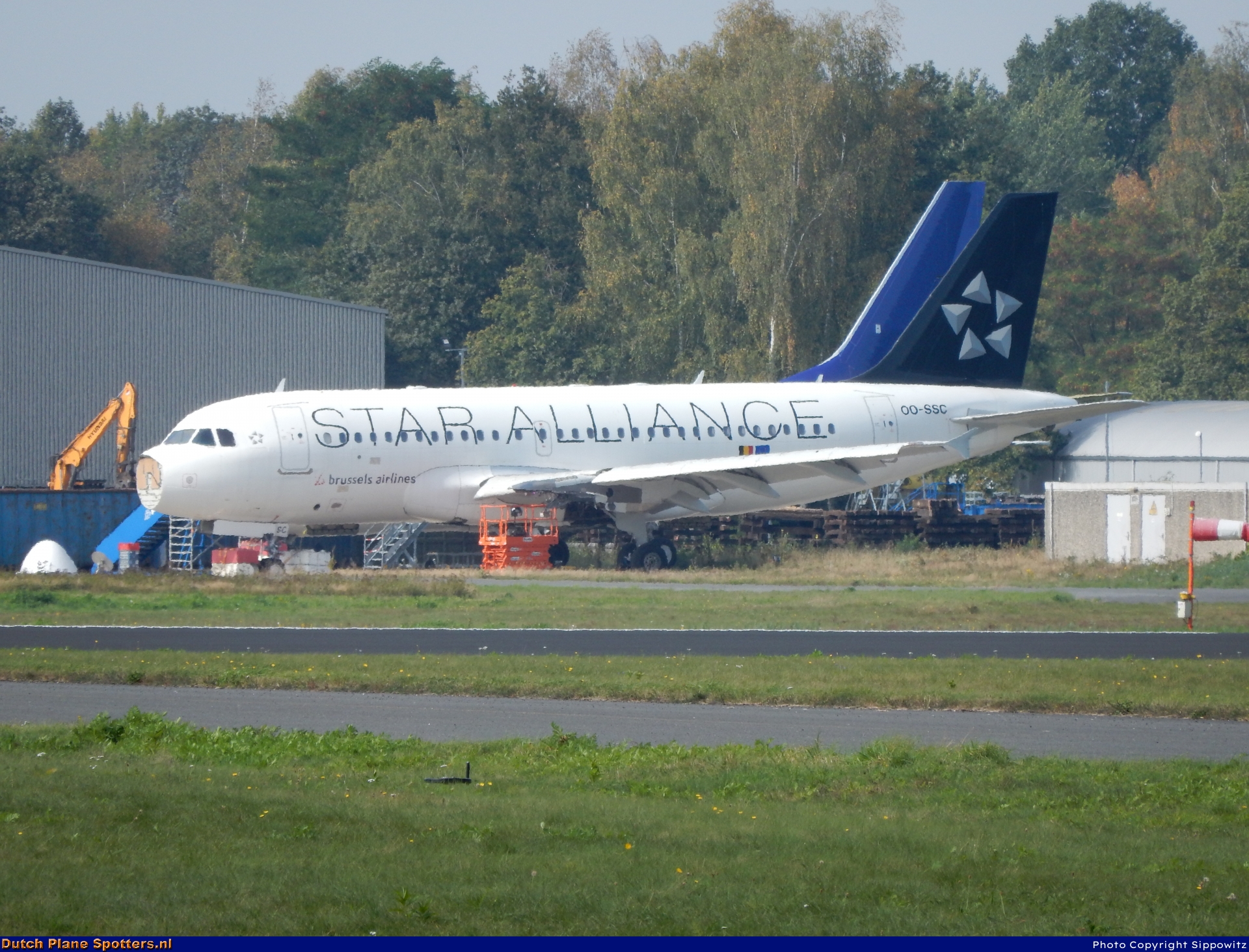 OO-SSC Airbus A319 Brussels Airlines by Sippowitz