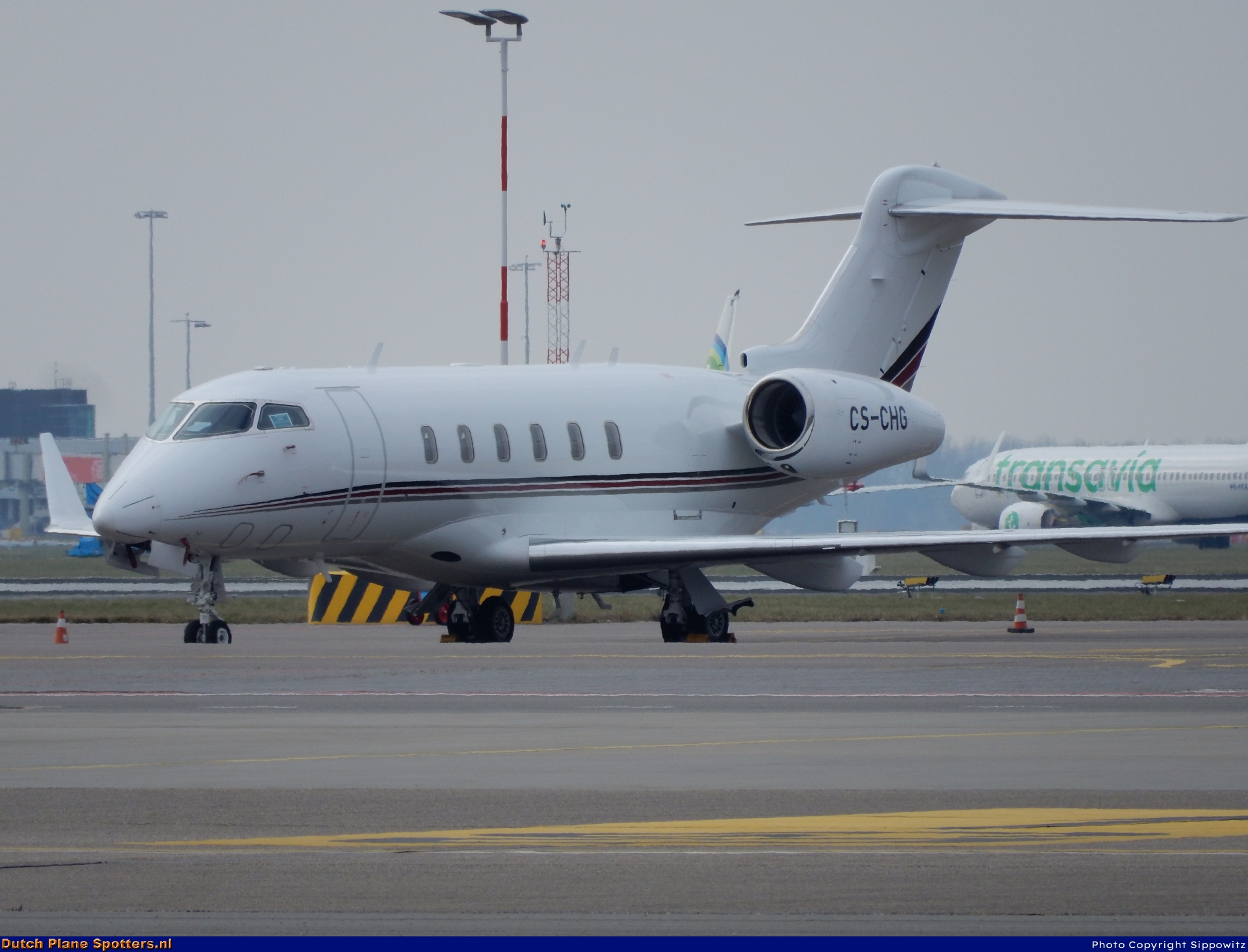 CS-CHG Bombardier Challenger 350 NetJets Europe by Sippowitz