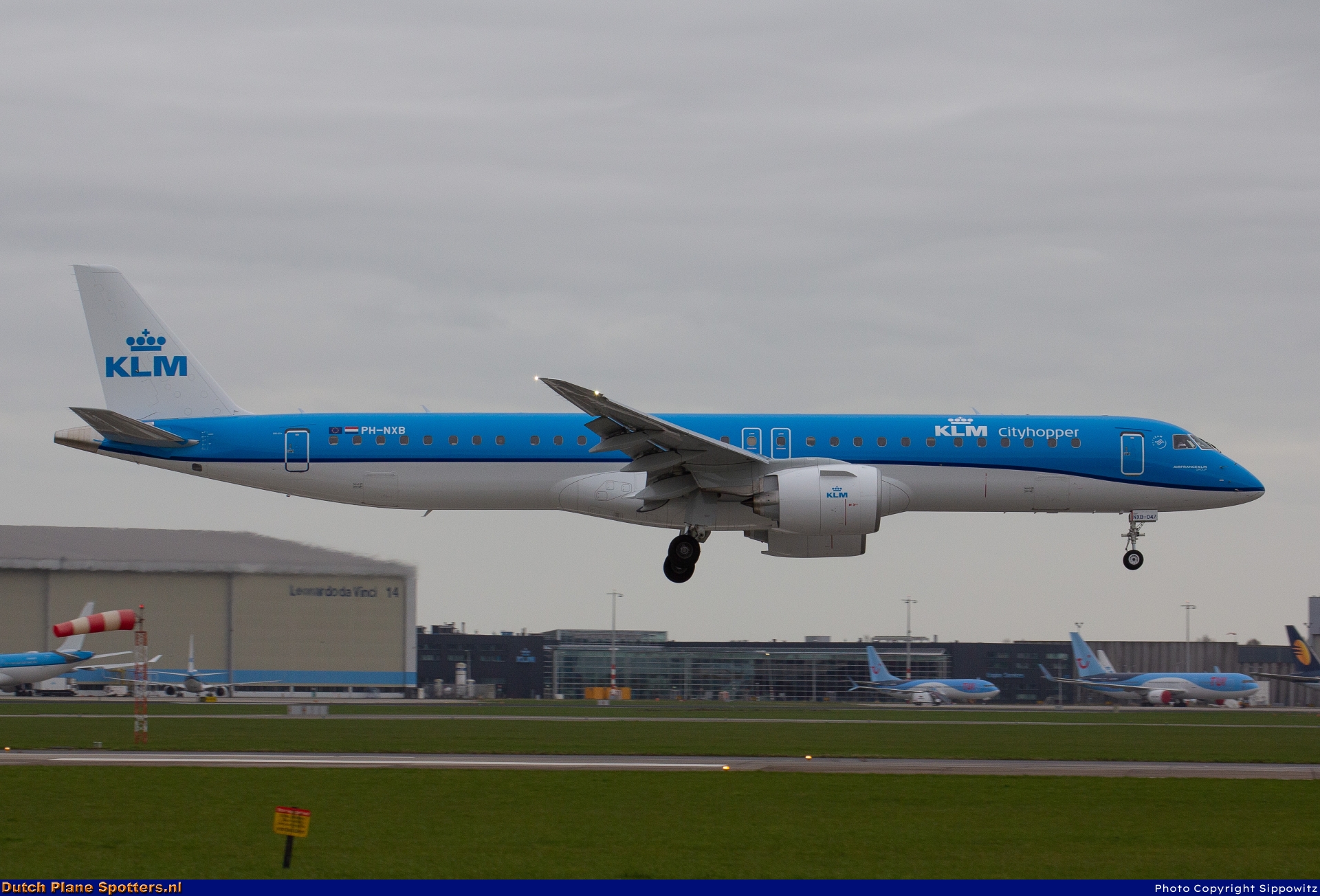 PH-NXB Embraer 195 E2 KLM Cityhopper by Sippowitz