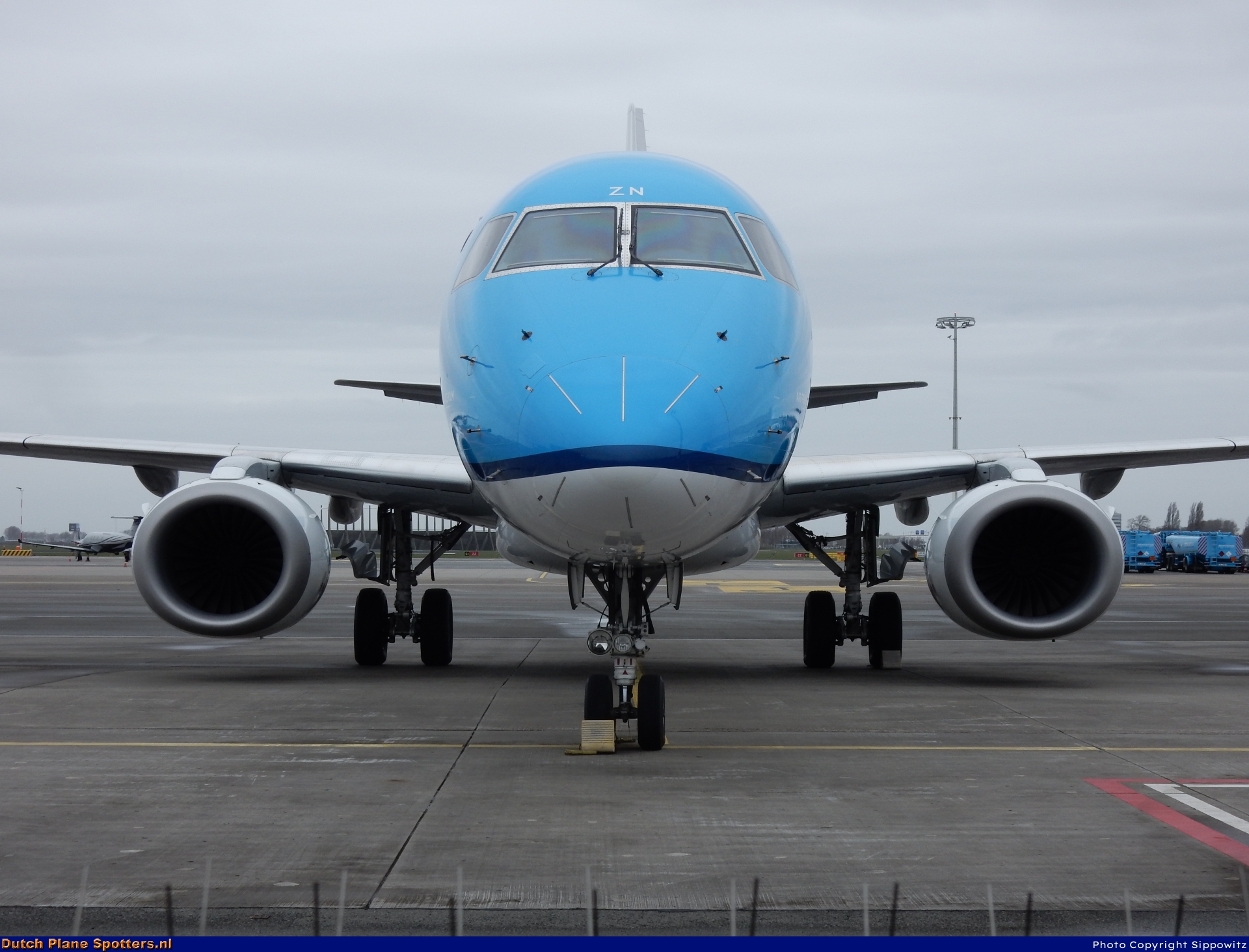PH-EZN Embraer 190 KLM Cityhopper by Sippowitz