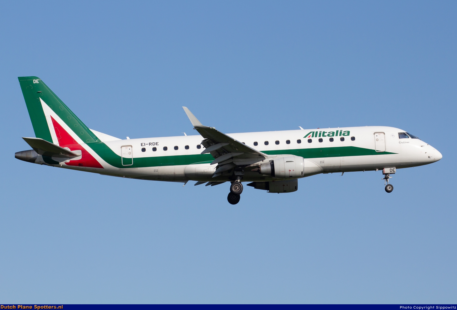 EI-RDE Embraer 175 Alitalia CityLiner by Sippowitz