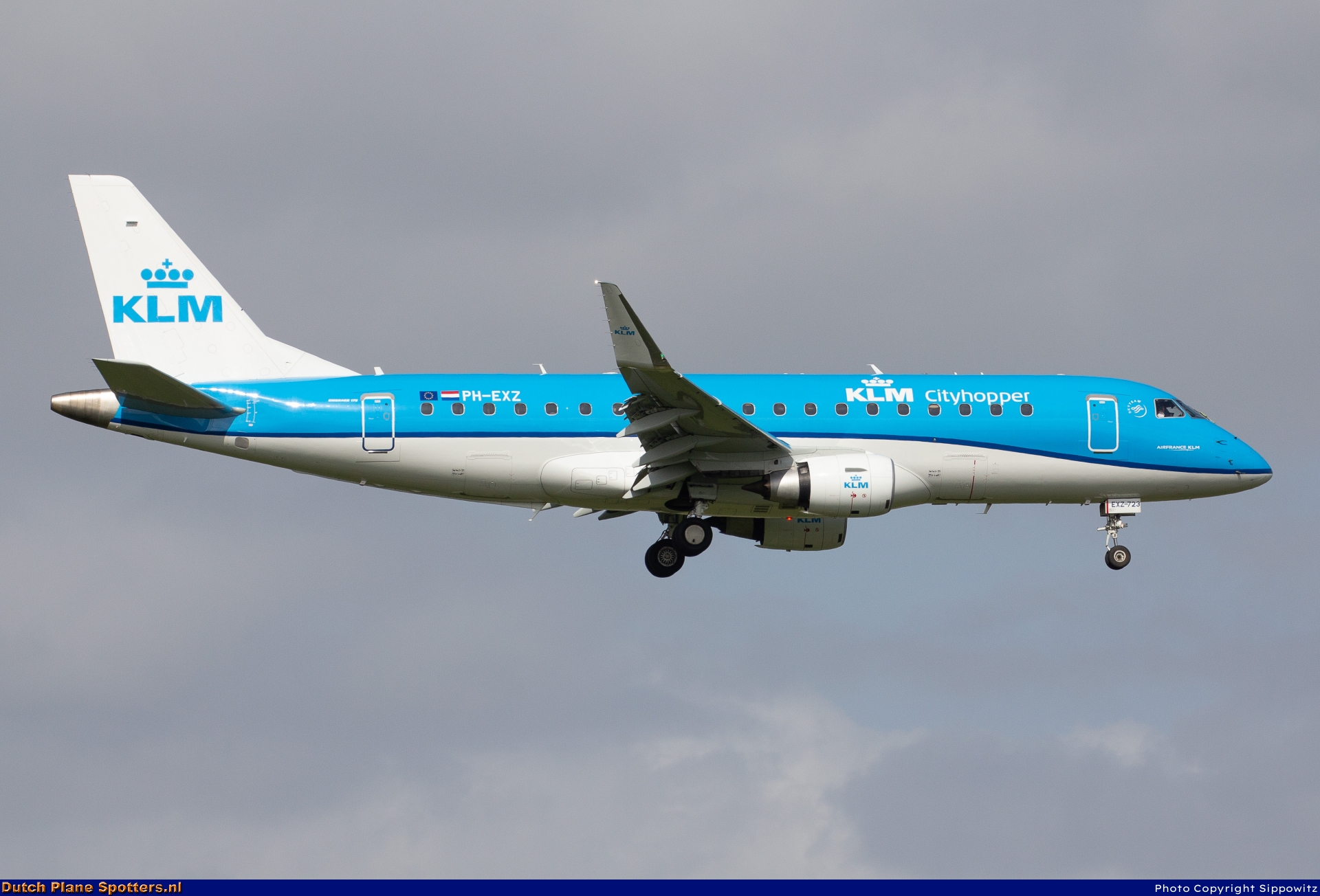 PH-EXZ Embraer 175 KLM Cityhopper by Sippowitz