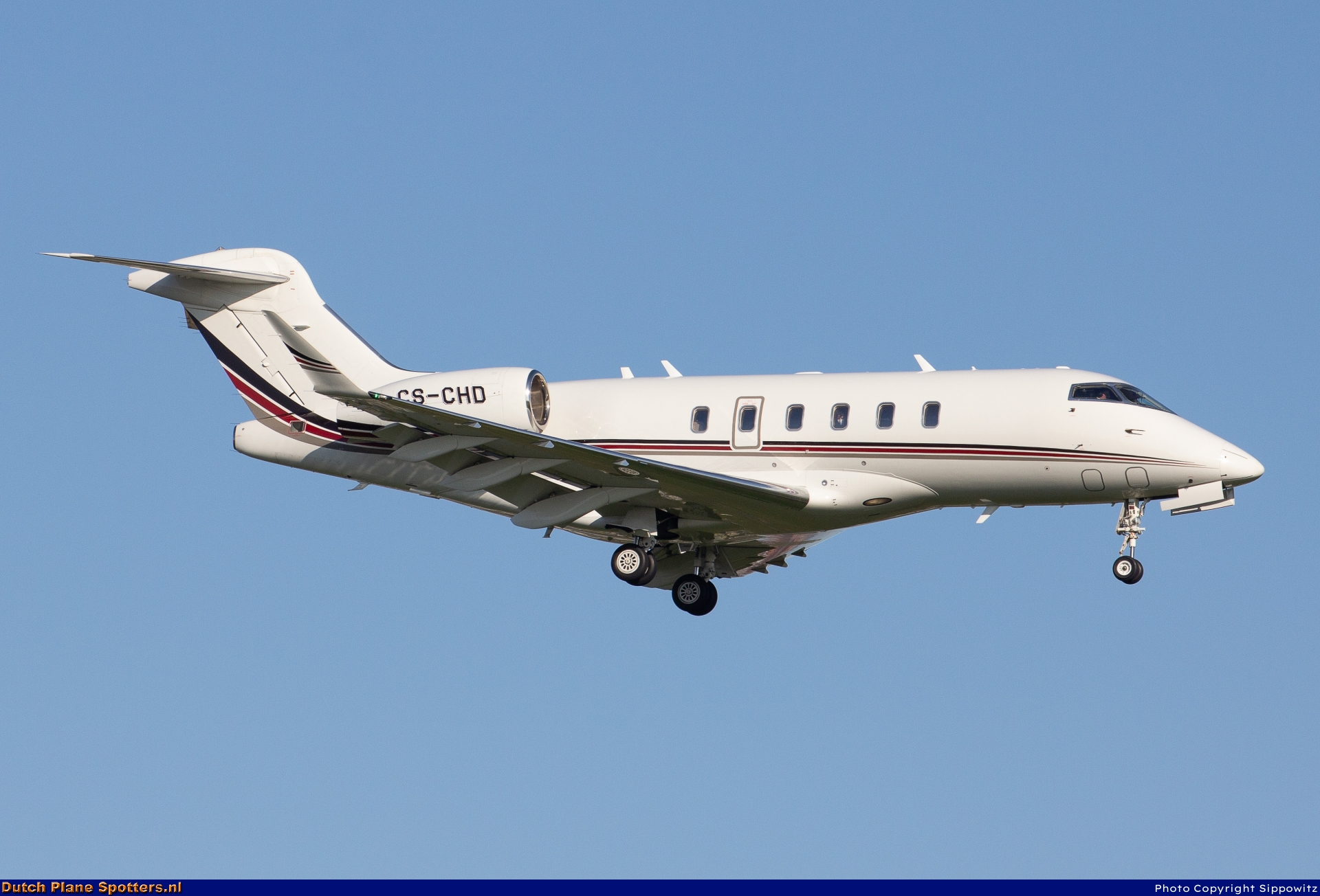 CS-CHD Bombardier BD-100 Challenger 350 NetJets Europe by Sippowitz