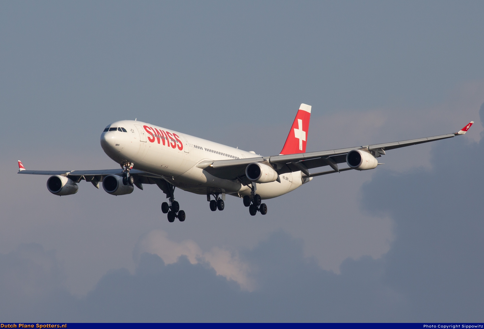 HB-JMH Airbus A340-300 Swiss International Air Lines by Sippowitz
