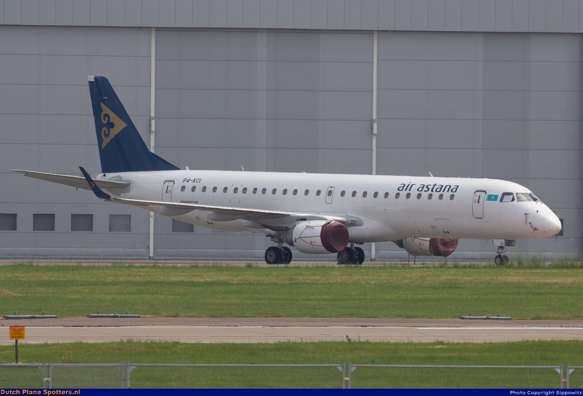 P4-KCI Embraer 190 Air Astana by Sippowitz
