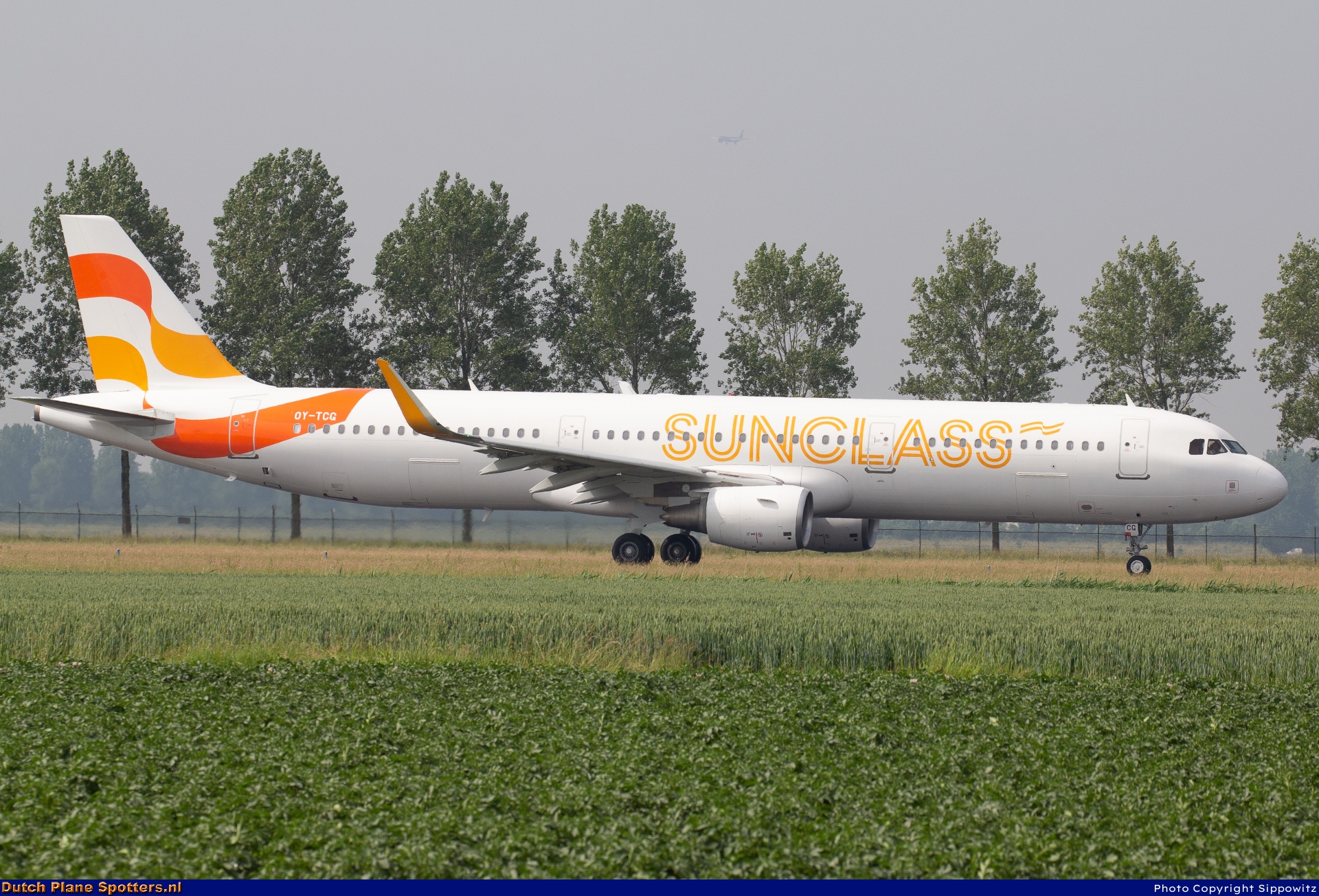 OY-TCG Airbus A321 Sunclass Airlines by Sippowitz