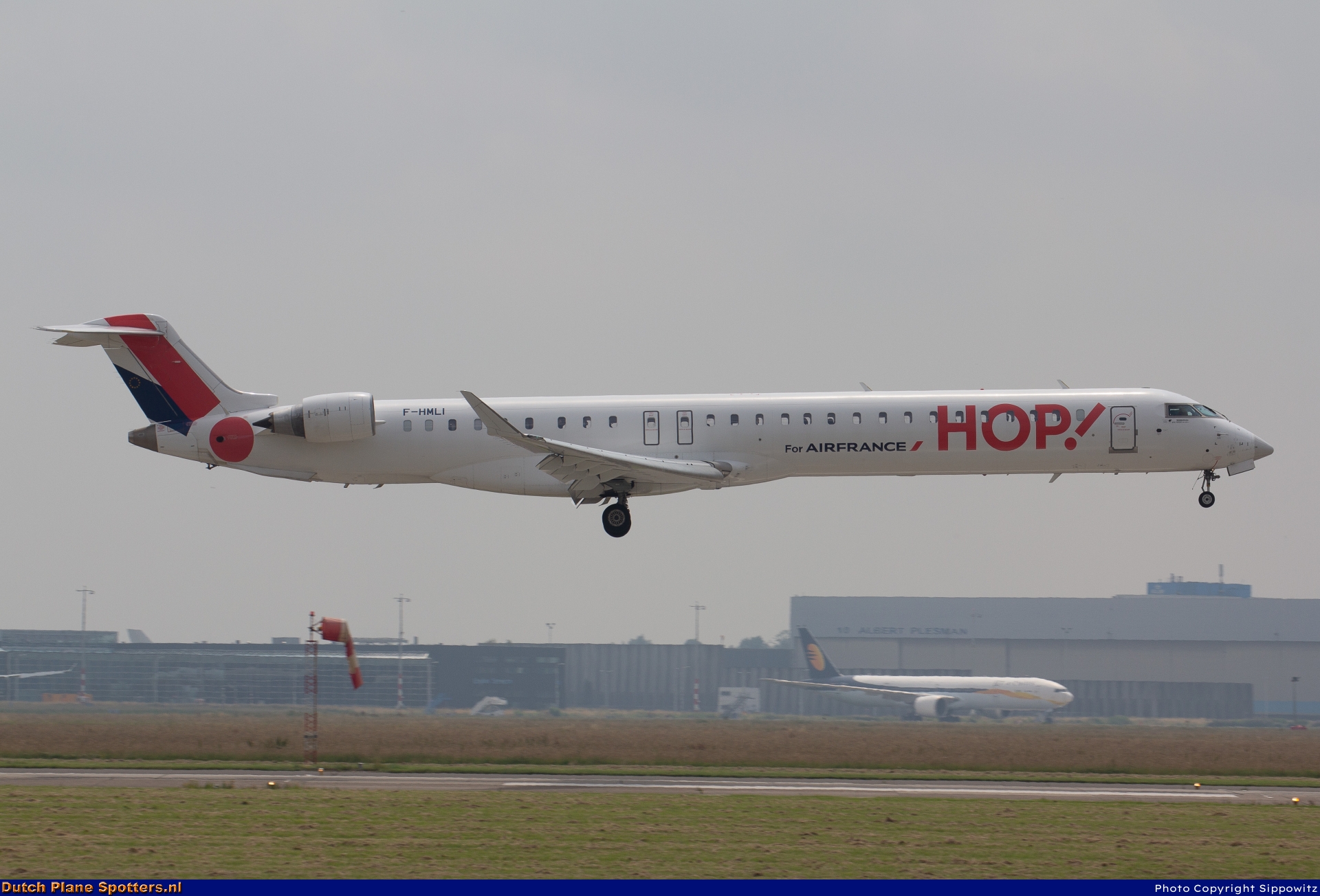 F-HMLI Bombardier Canadair CRJ1000 Hop (Air France) by Sippowitz
