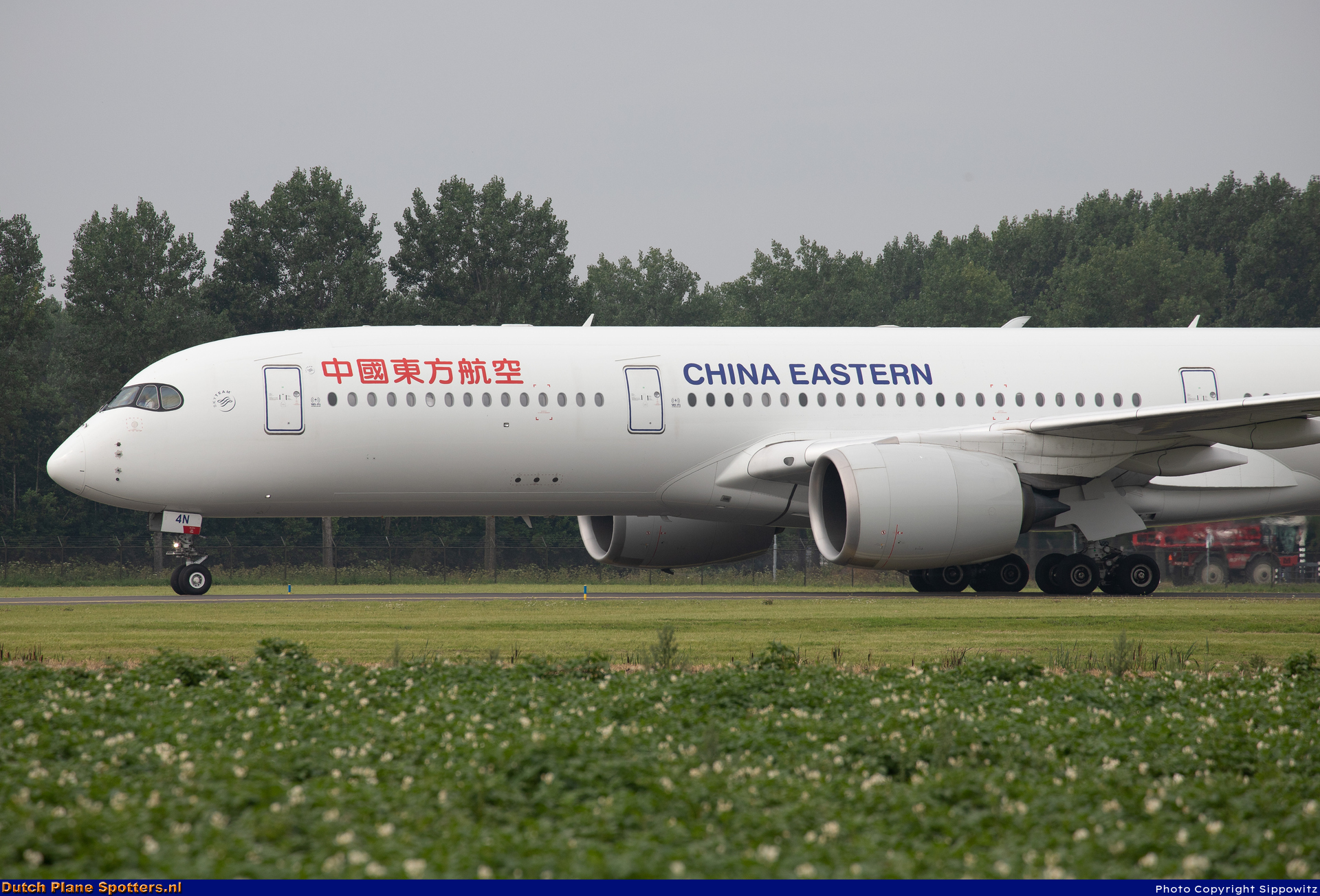 B-304N Airbus A350-900 China Eastern Airlines by Sippowitz