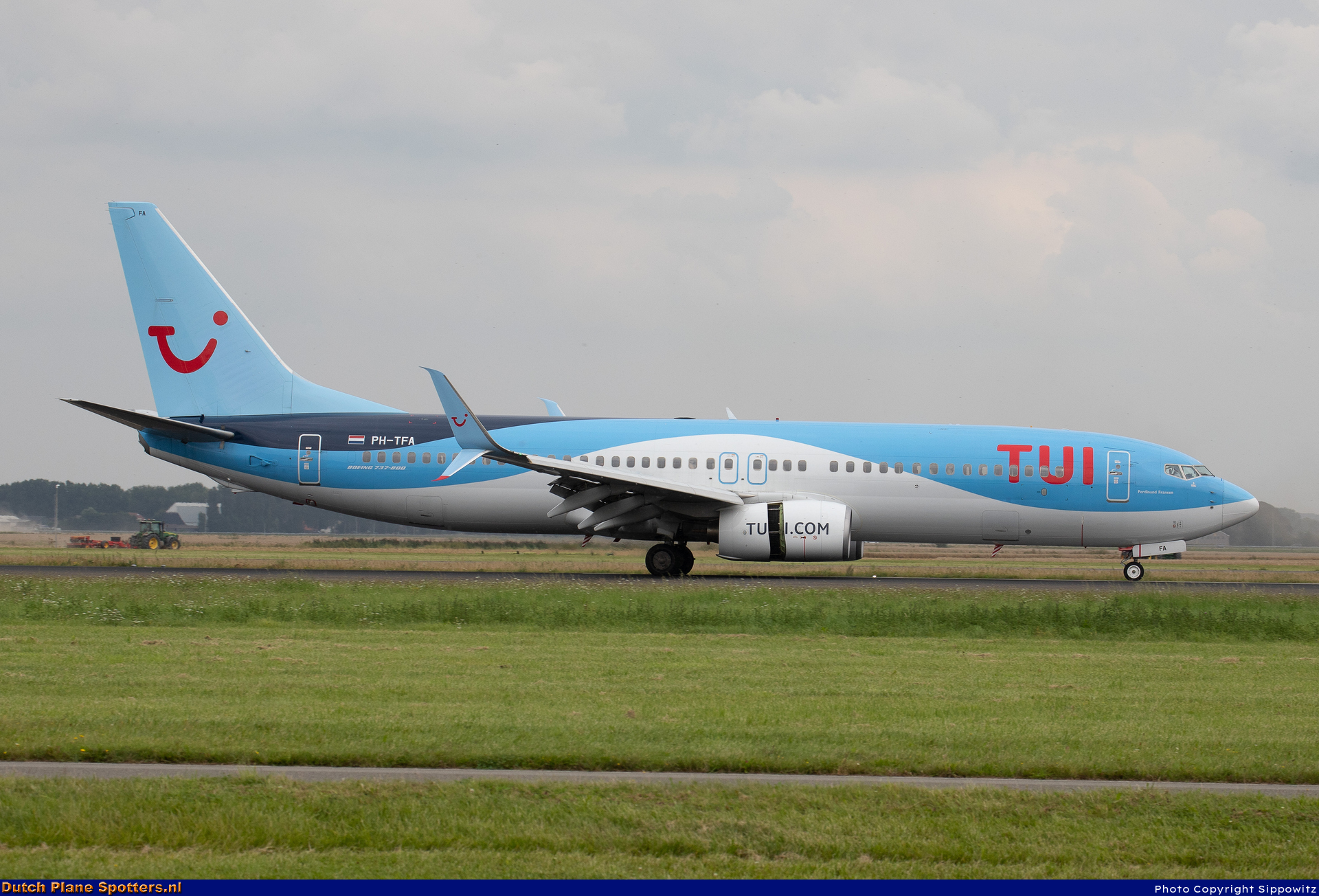 PH-TFA Boeing 737-800 TUI Airlines Netherlands by Sippowitz