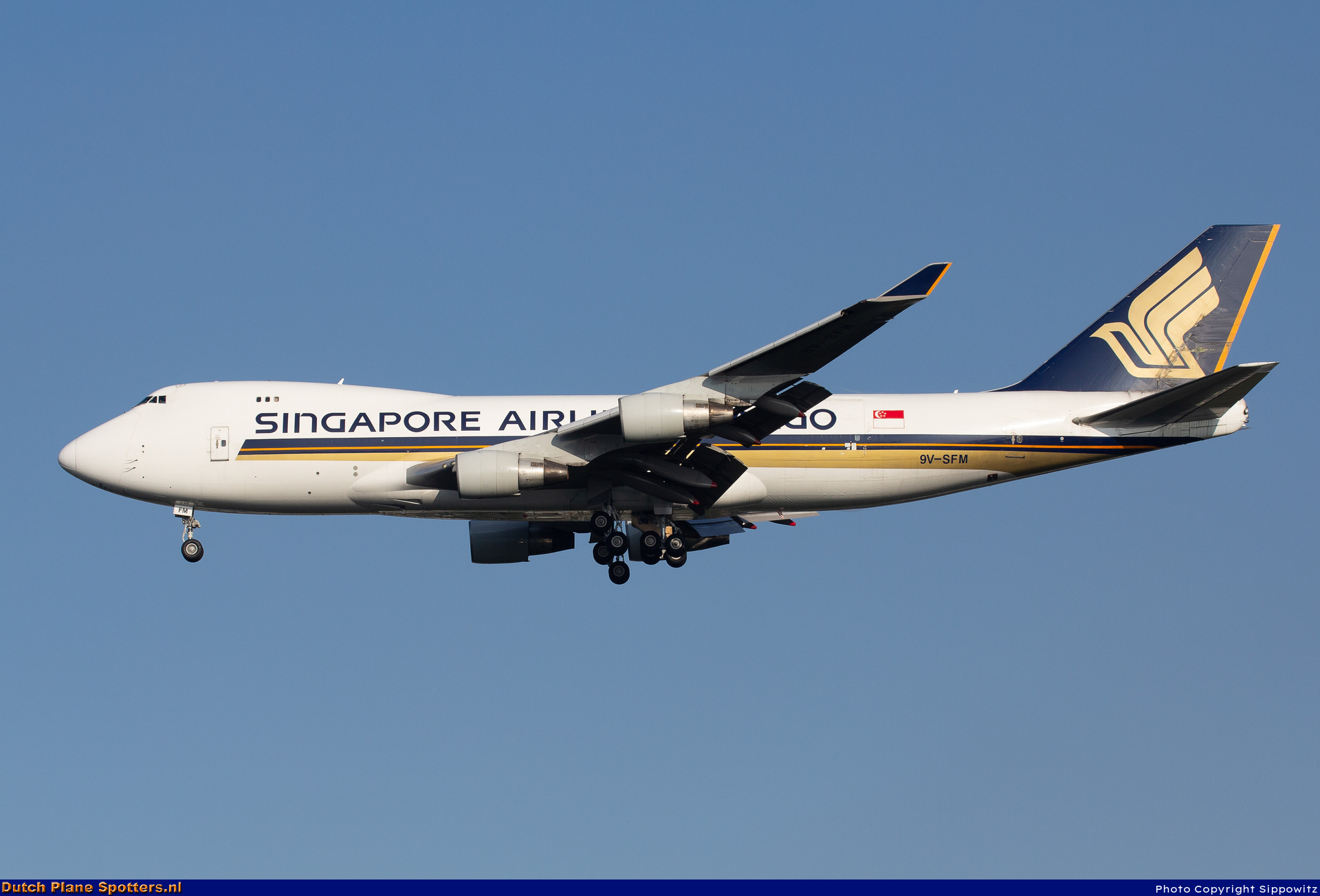 9V-SFM Boeing 747-400 Singapore Airlines Cargo by Sippowitz