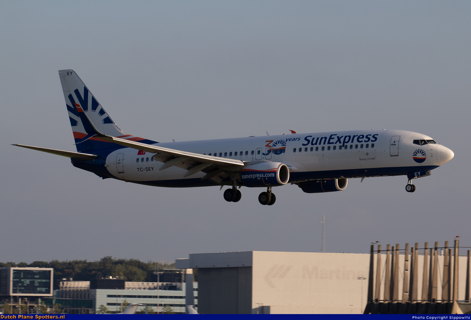 TC-SEY Boeing 737-800 SunExpress by Sippowitz