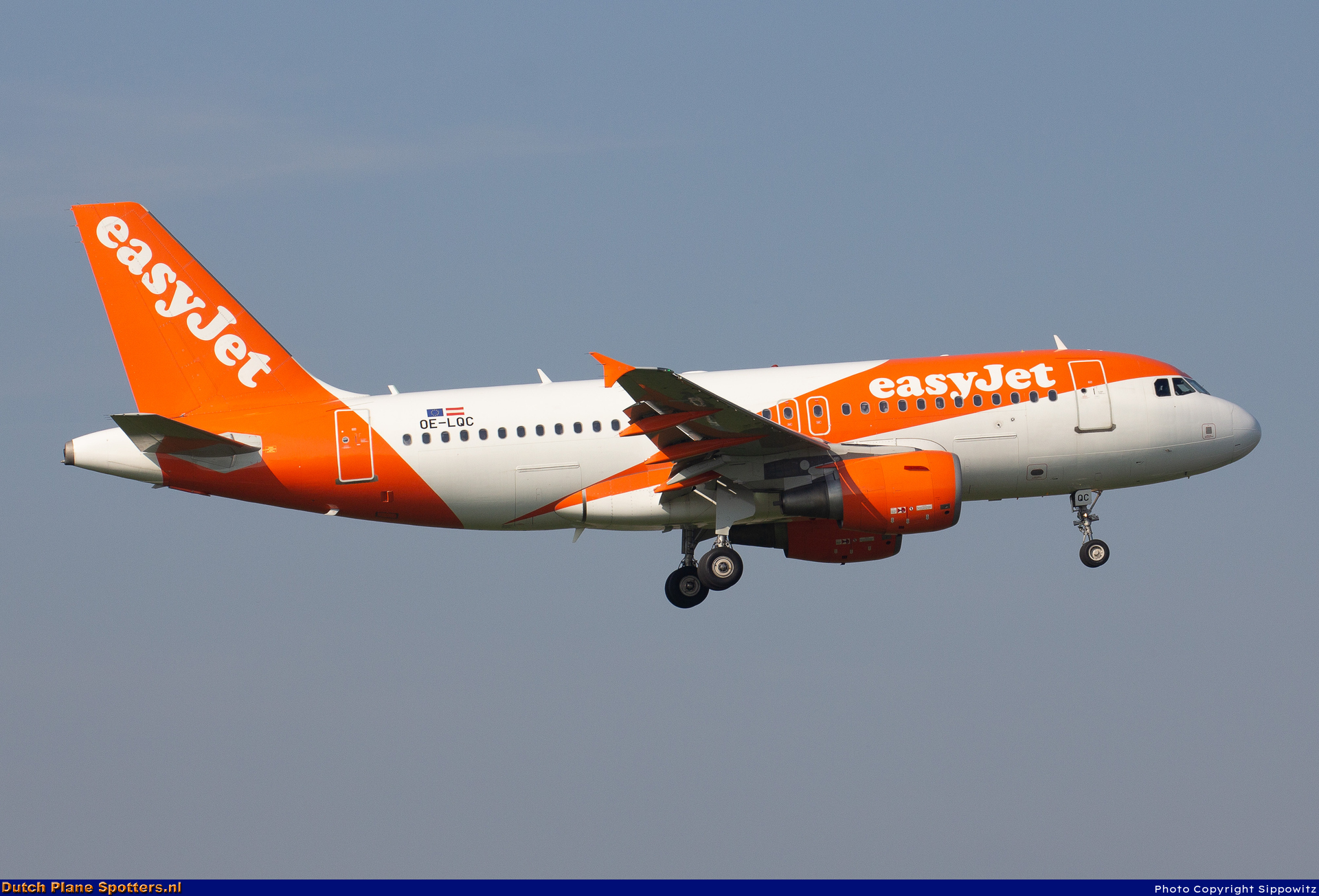 OE-LQC Airbus A319 easyJet Europe by Sippowitz