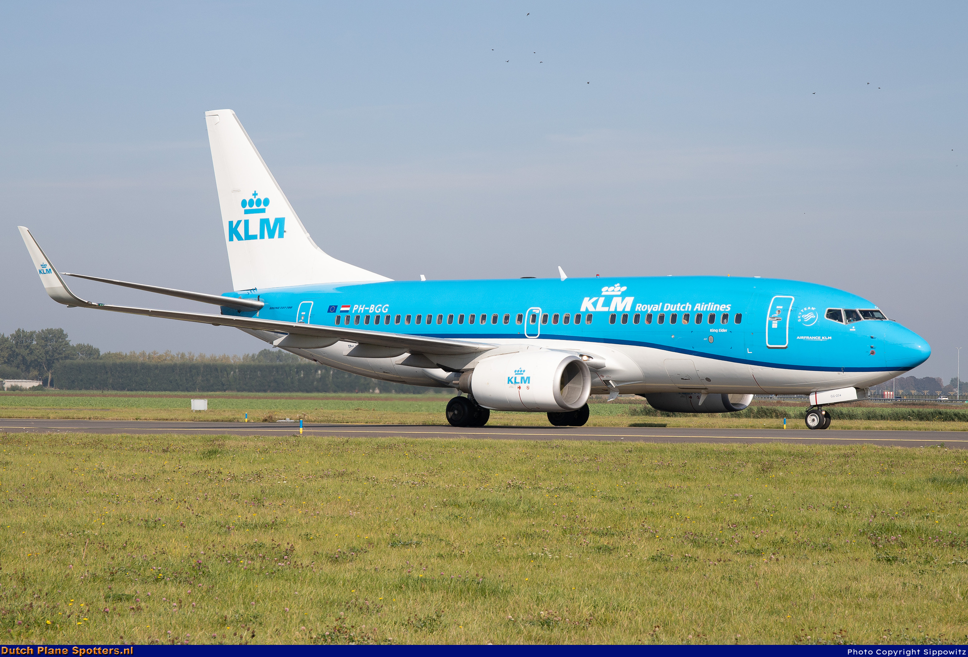 PH-BGG Boeing 737-700 KLM Royal Dutch Airlines by Sippowitz