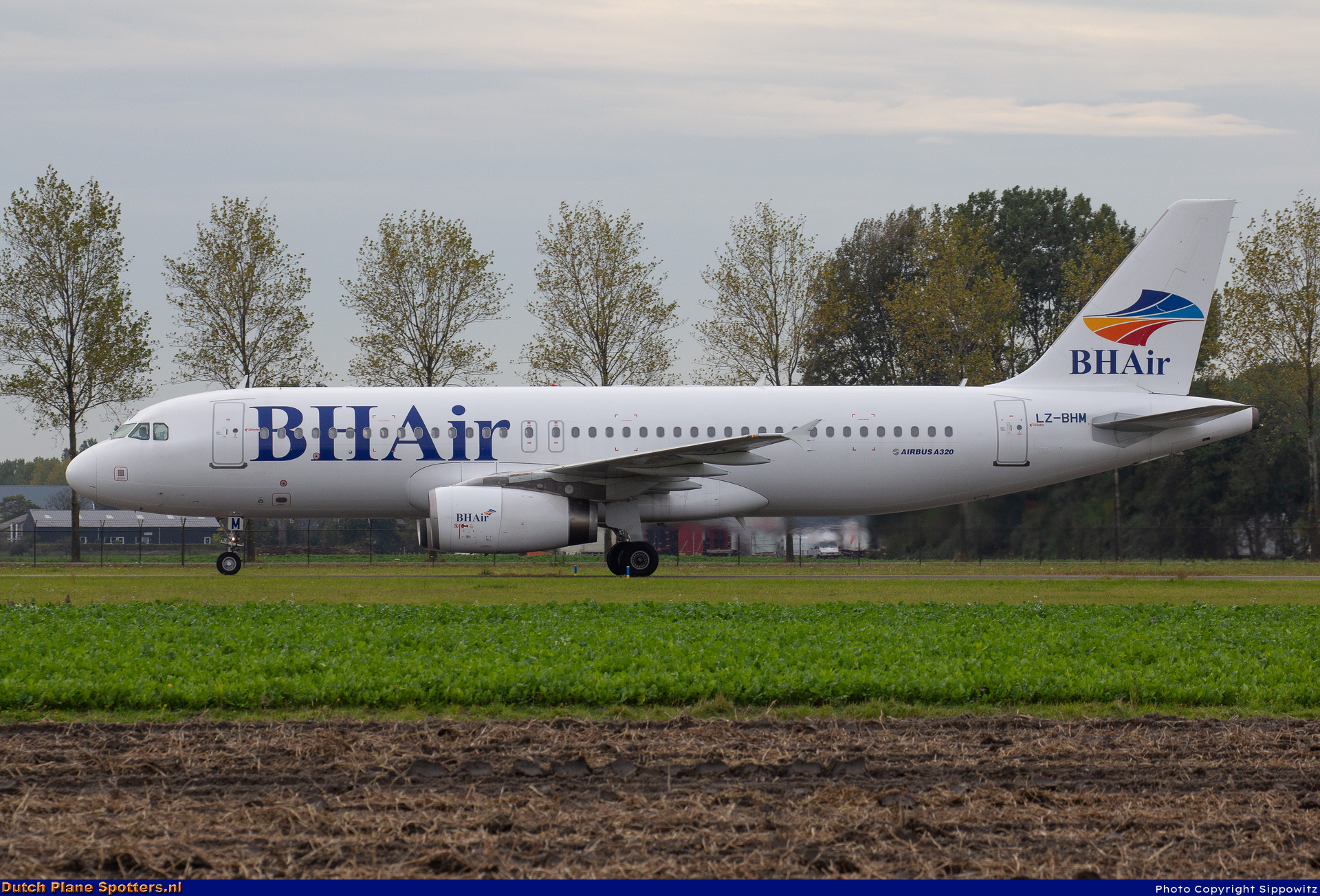 LZ-BHM Airbus A320 Balkan Holidays Air (BH Air) by Sippowitz