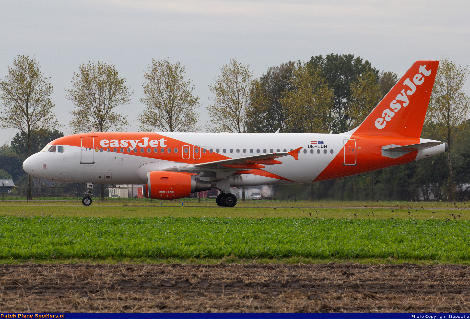 OE-LQN Airbus A319 easyJet Europe by Sippowitz