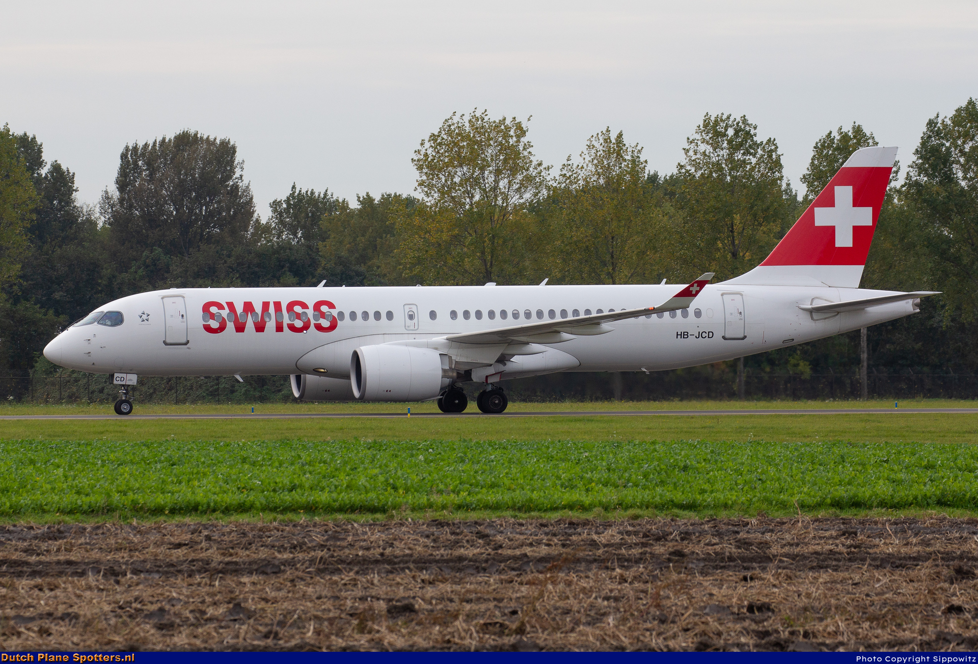 HB-JCD Airbus A220-300 Swiss International Air Lines by Sippowitz