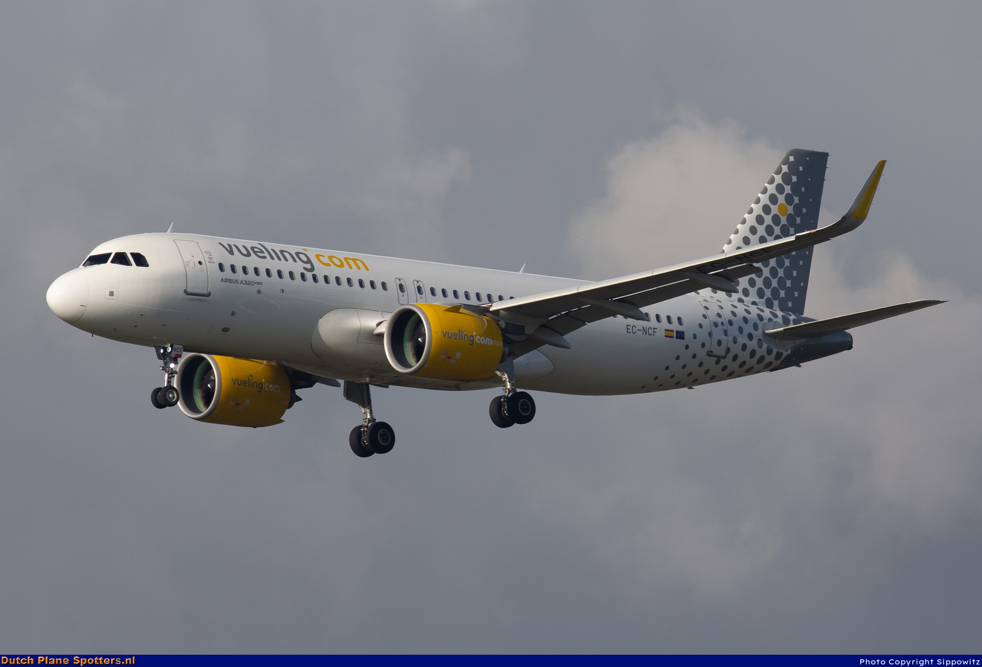 EC-NCF Airbus A320neo Vueling.com by Sippowitz