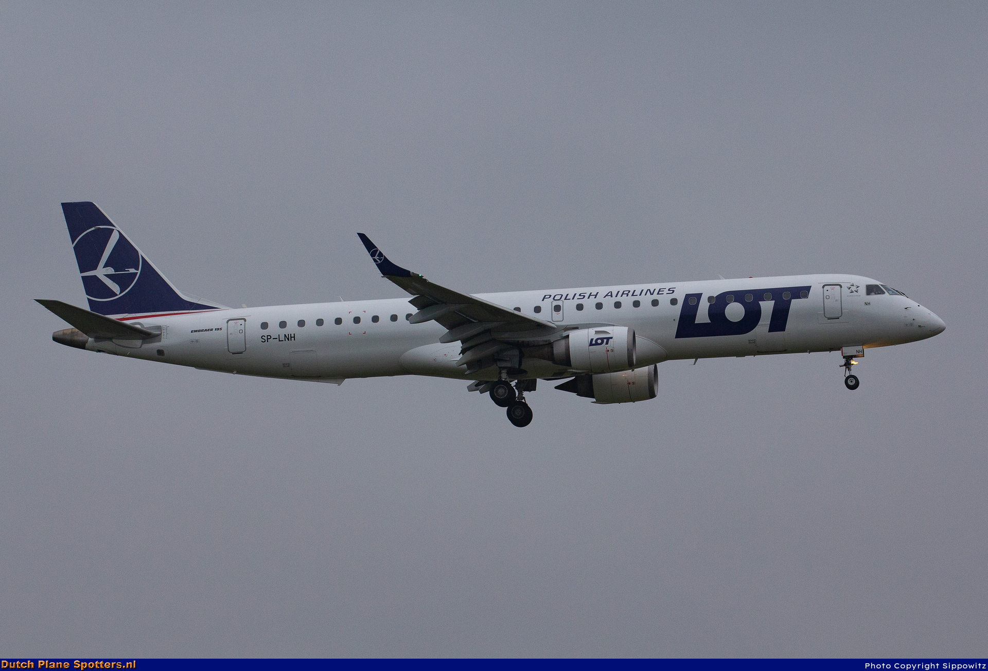 SP-LNH Embraer 195 LOT Polish Airlines by Sippowitz