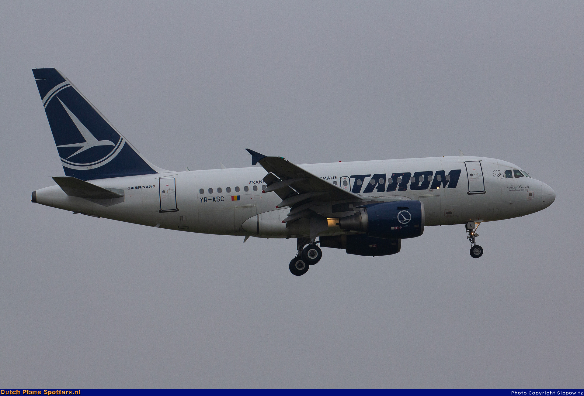 YR-ASC Airbus A318 TAROM by Sippowitz