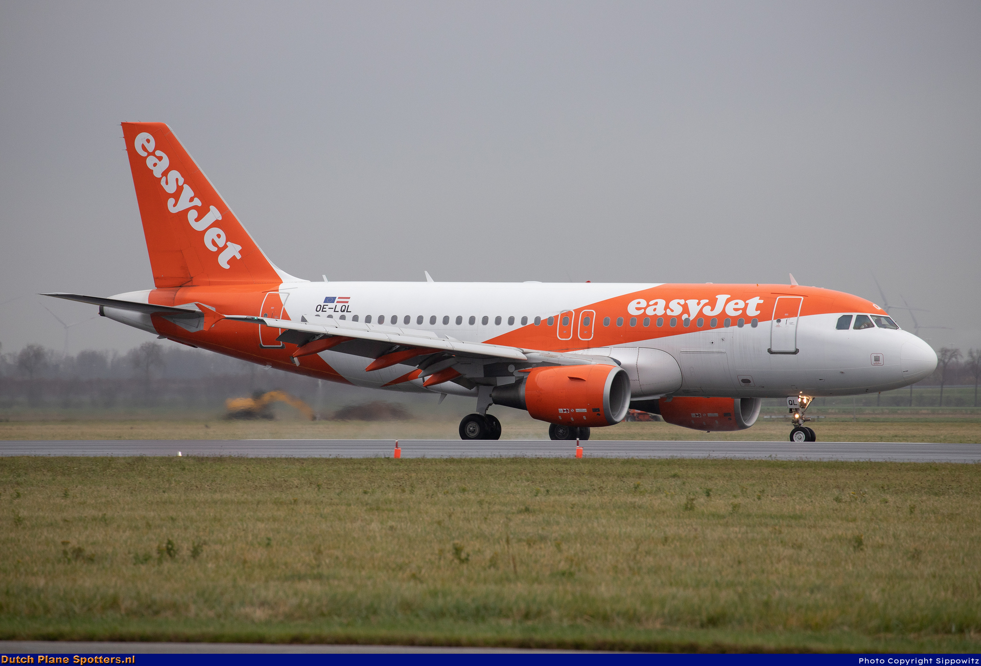 OE-LQL Airbus A319 easyJet Europe by Sippowitz