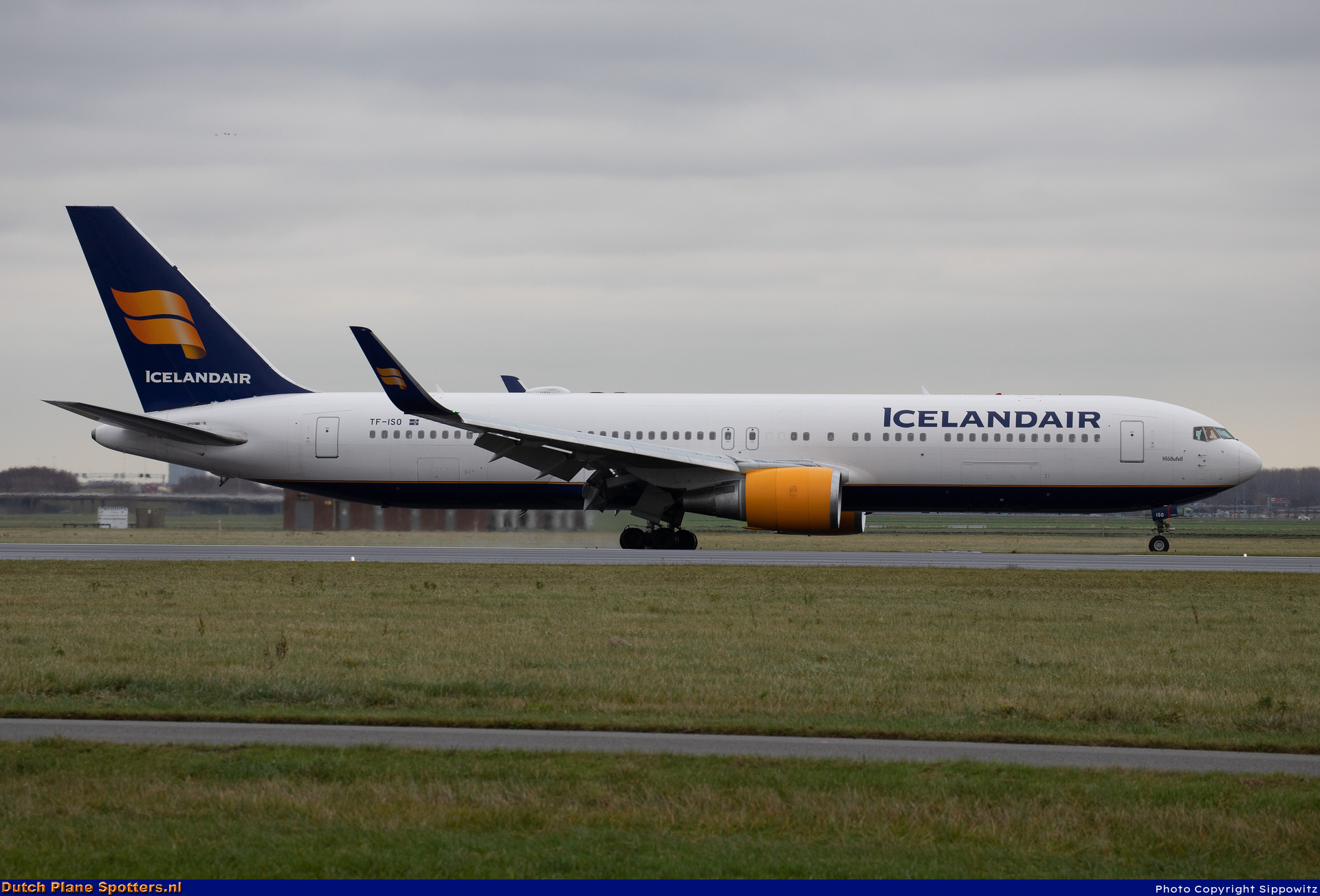TF-ISO Boeing 767-300 Icelandair by Sippowitz