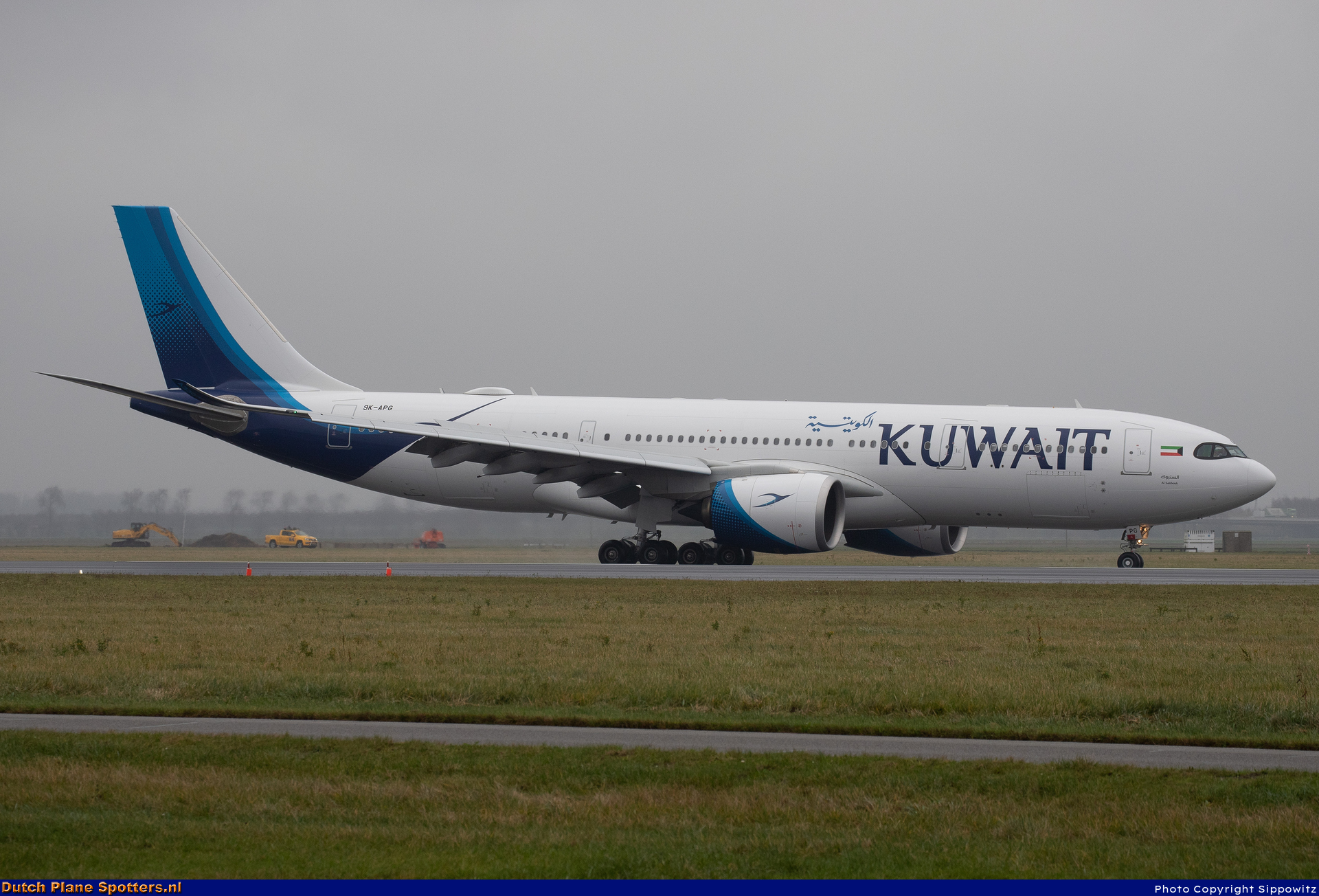 9K-APG Airbus A330-800neo Kuwait Airways by Sippowitz