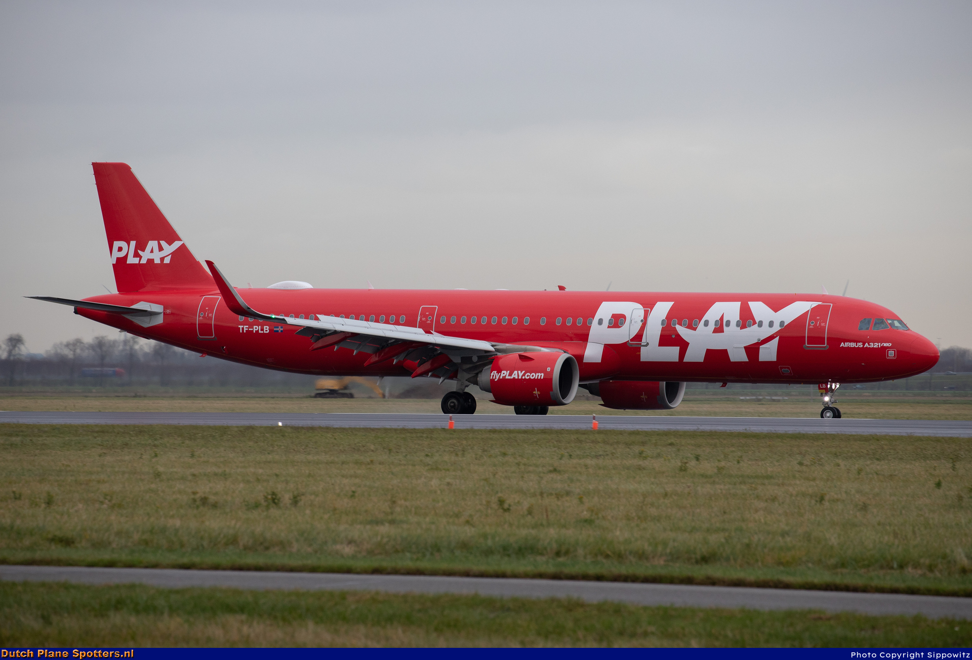 TF-PLB Airbus A321neo PLAY by Sippowitz