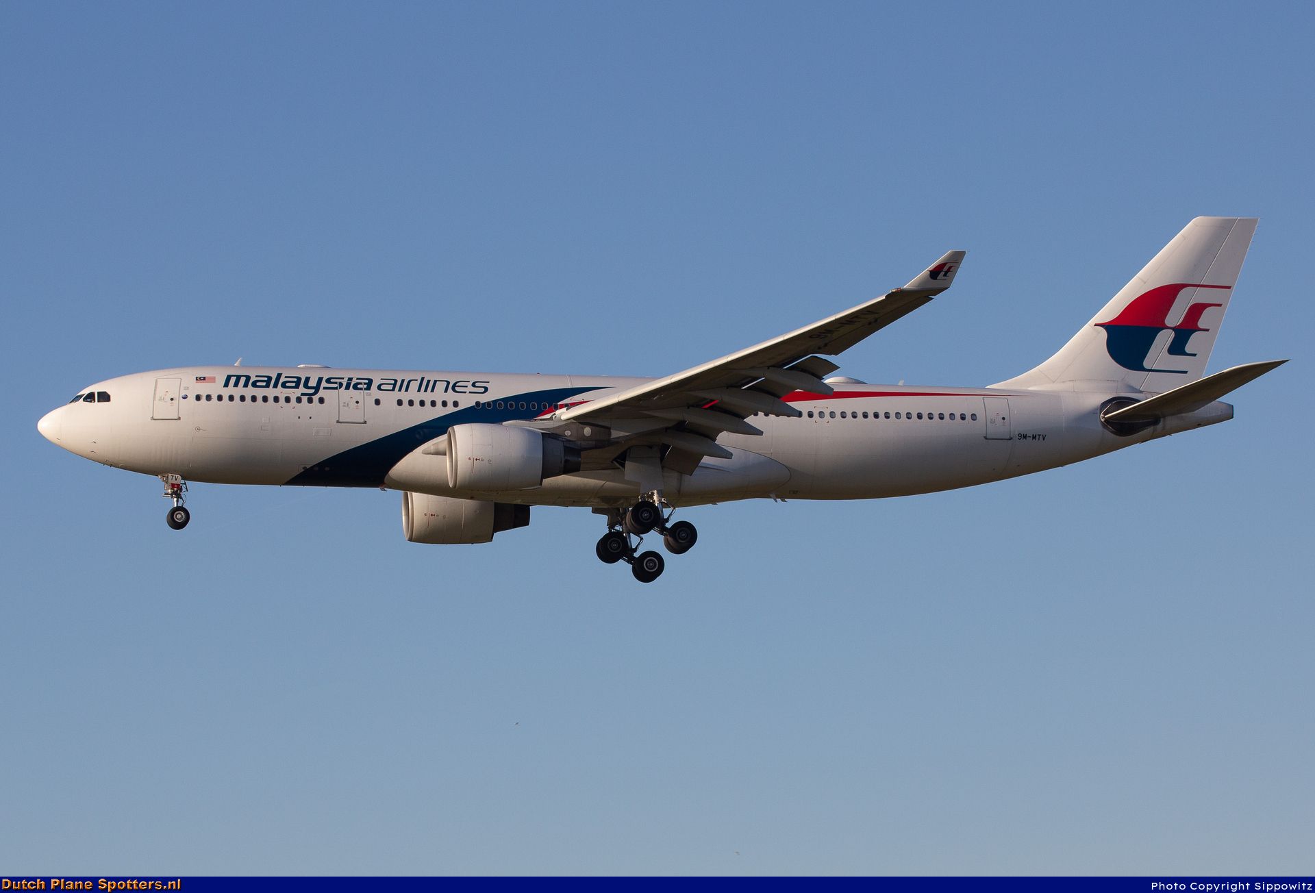 9M-MTV Airbus A330-200 Malaysia Airlines by Sippowitz