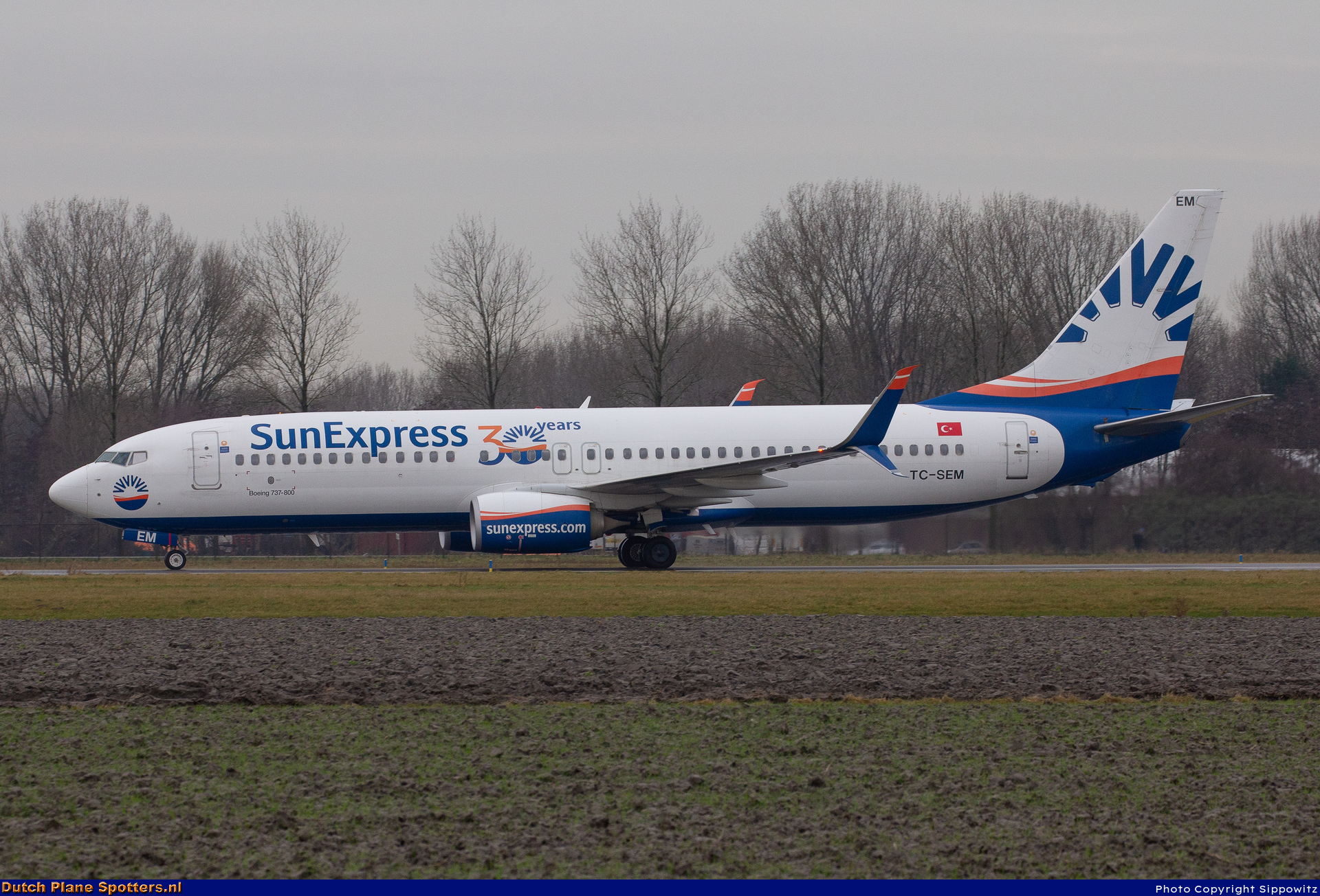 TC-SEM Boeing 737-800 SunExpress by Sippowitz