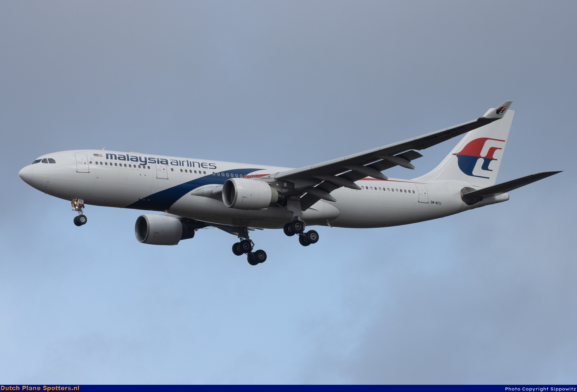 9M-MTU Airbus A330-200 Malaysia Airlines by Sippowitz