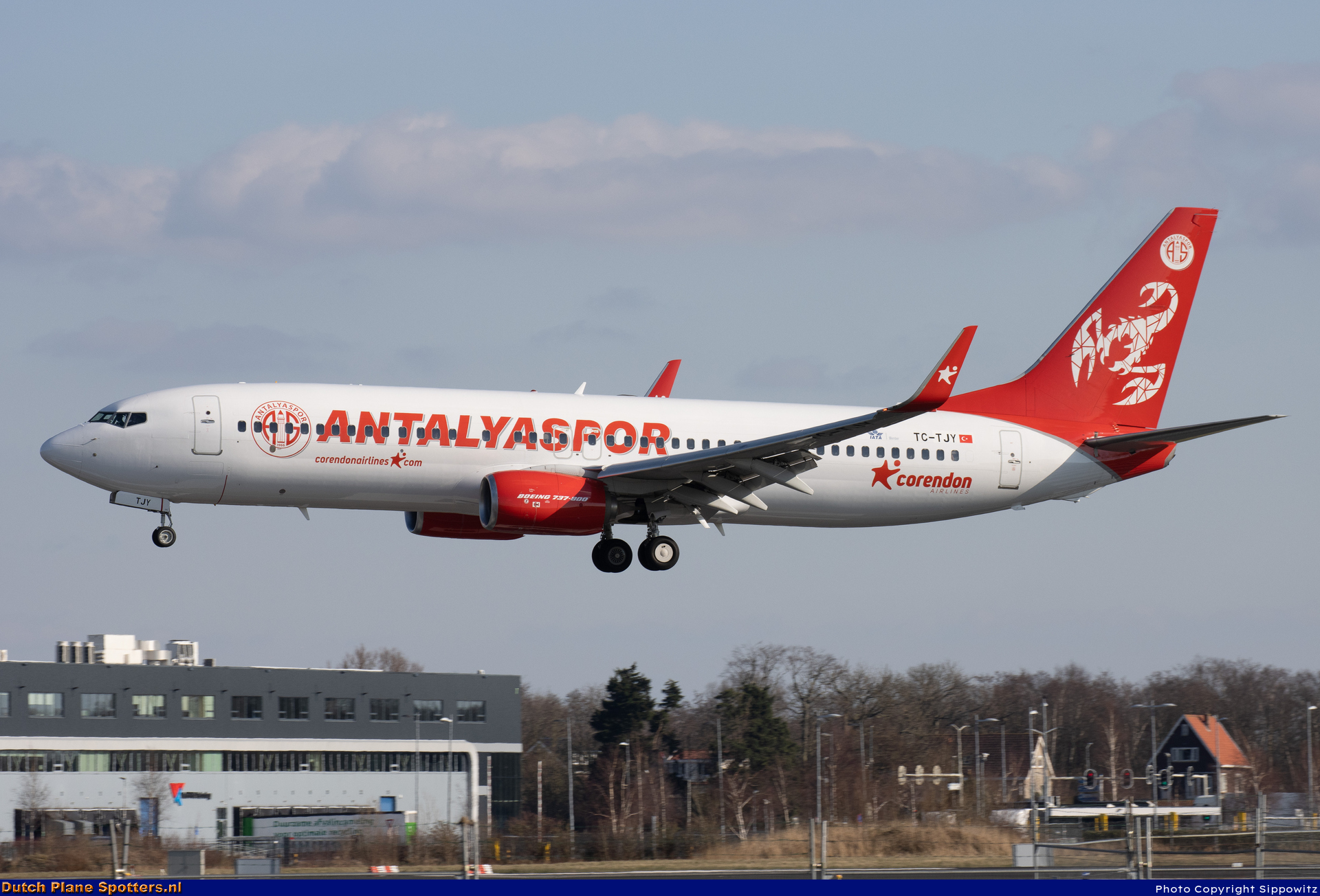 TC-TJY Boeing 737-800 Corendon Airlines by Sippowitz